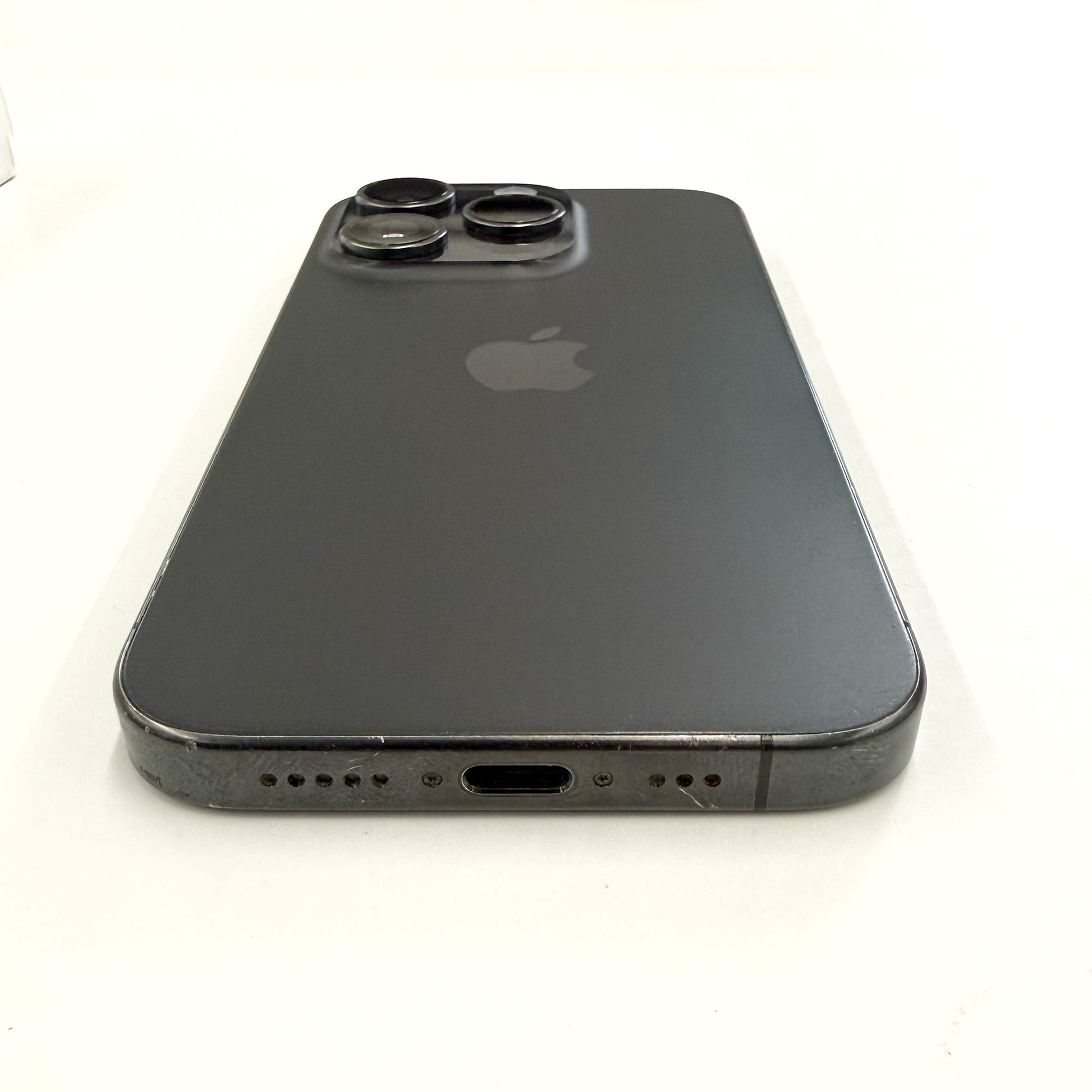 iPhone 15 Pro 256GB Black Titanium 90% Battery B Grade T8472