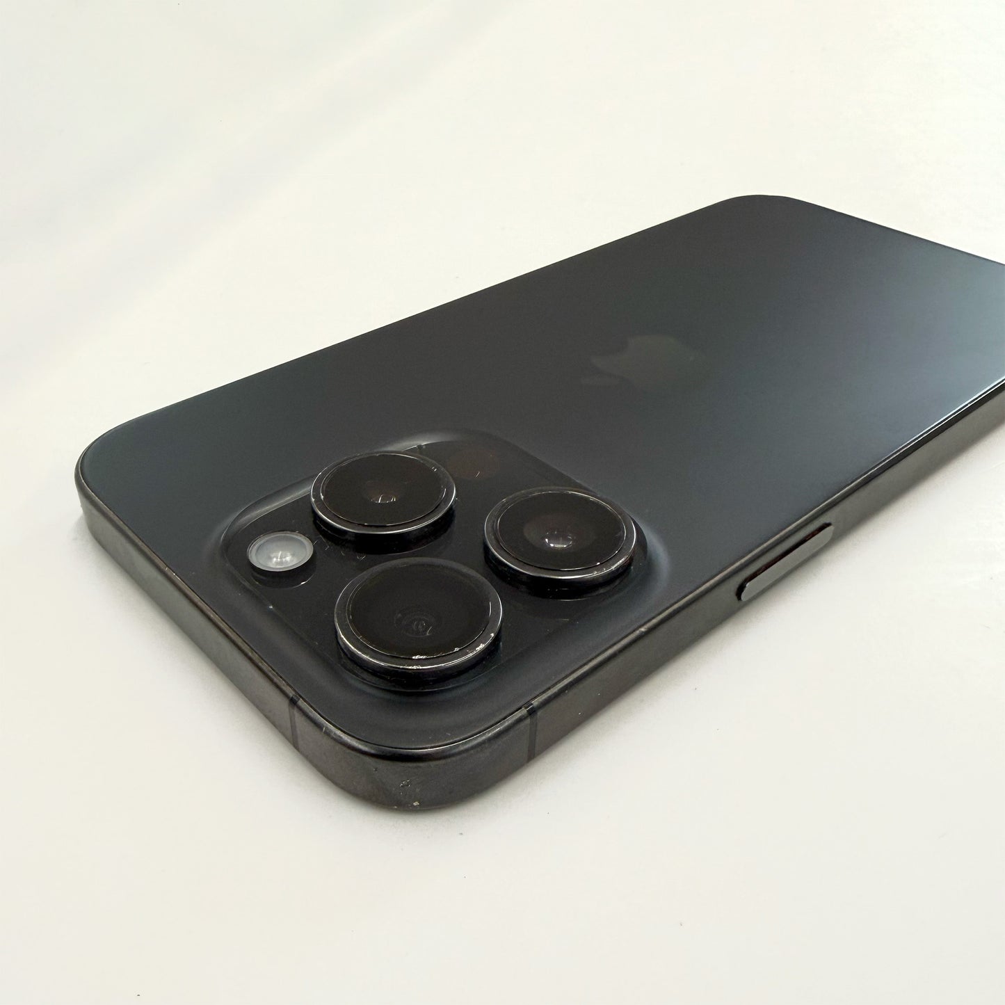 iPhone 15 Pro 256GB Black Titanium 90% Battery B Grade T8472
