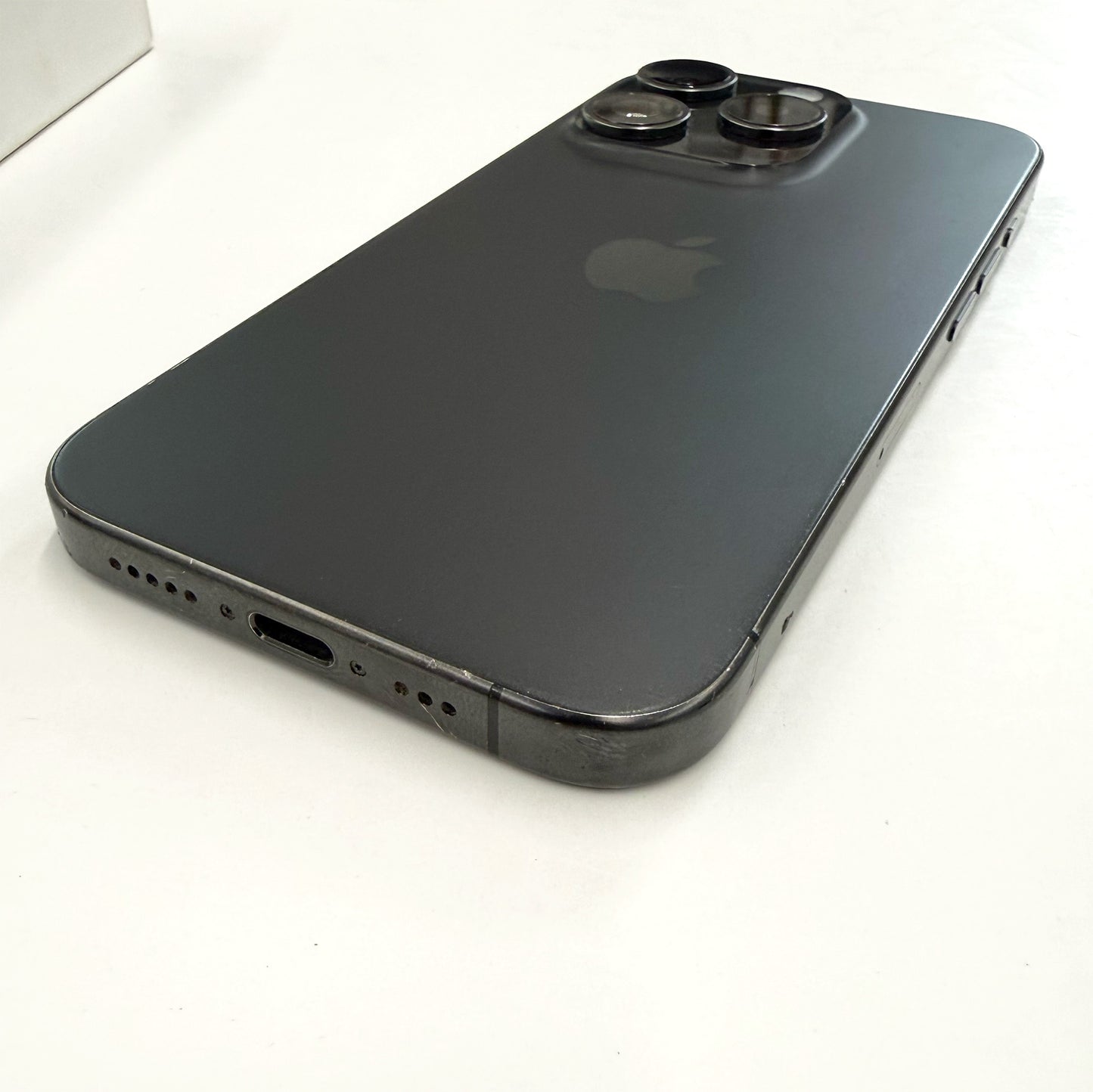 iPhone 15 Pro 256GB Black Titanium 90% Battery B Grade T8472