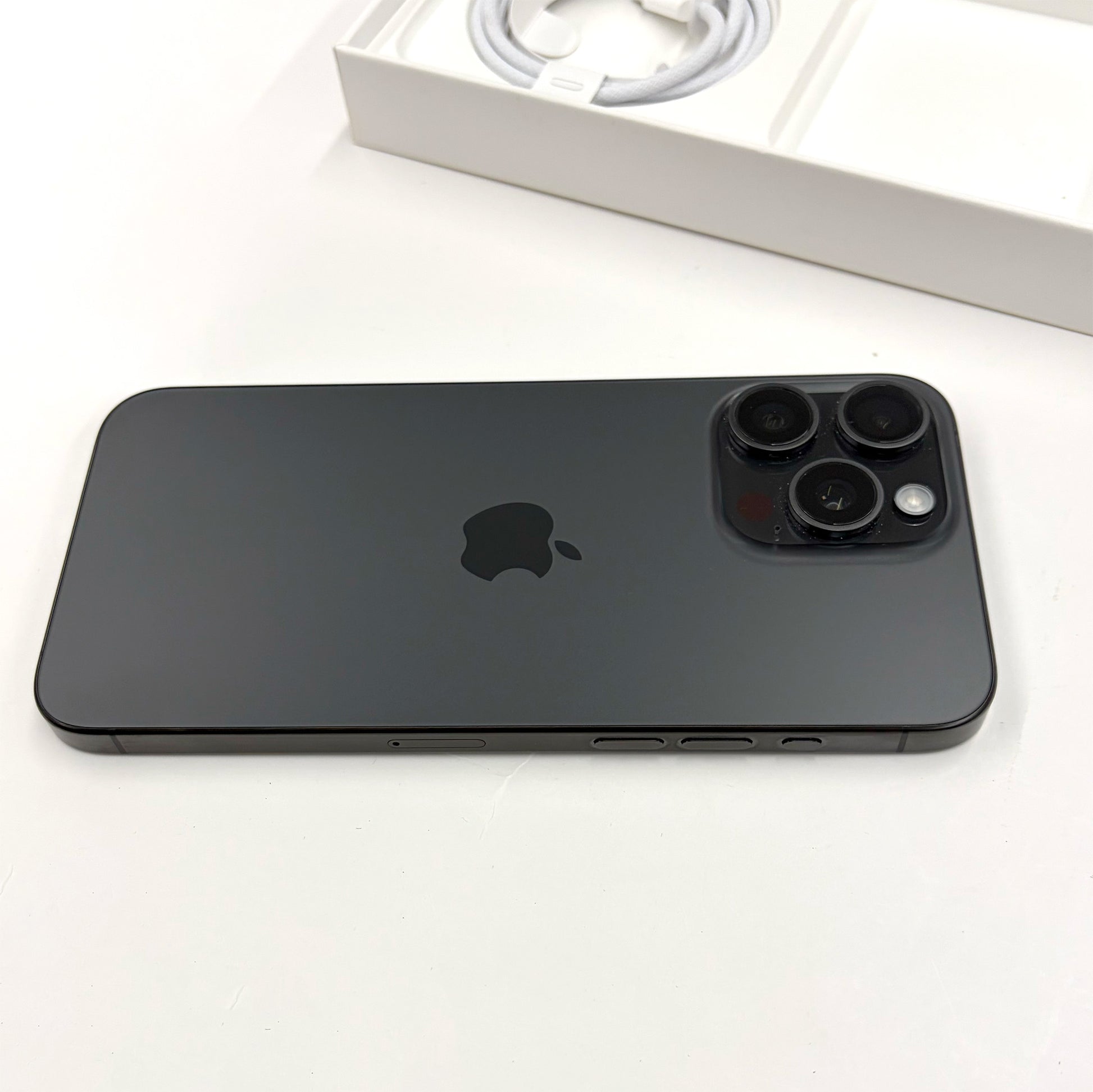 iPhone 15 Pro Max 256GB Black Titanium A Grade 95% Battery T8571
