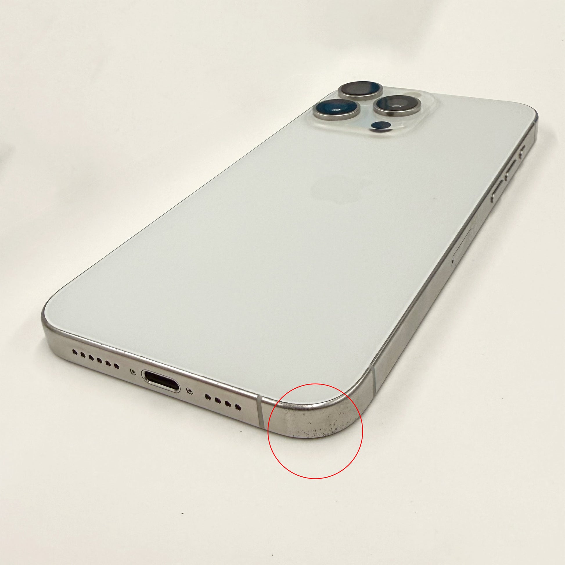 iPhone 15 Pro Max 256GB White Titanium B- Grade 88% Battery T8514