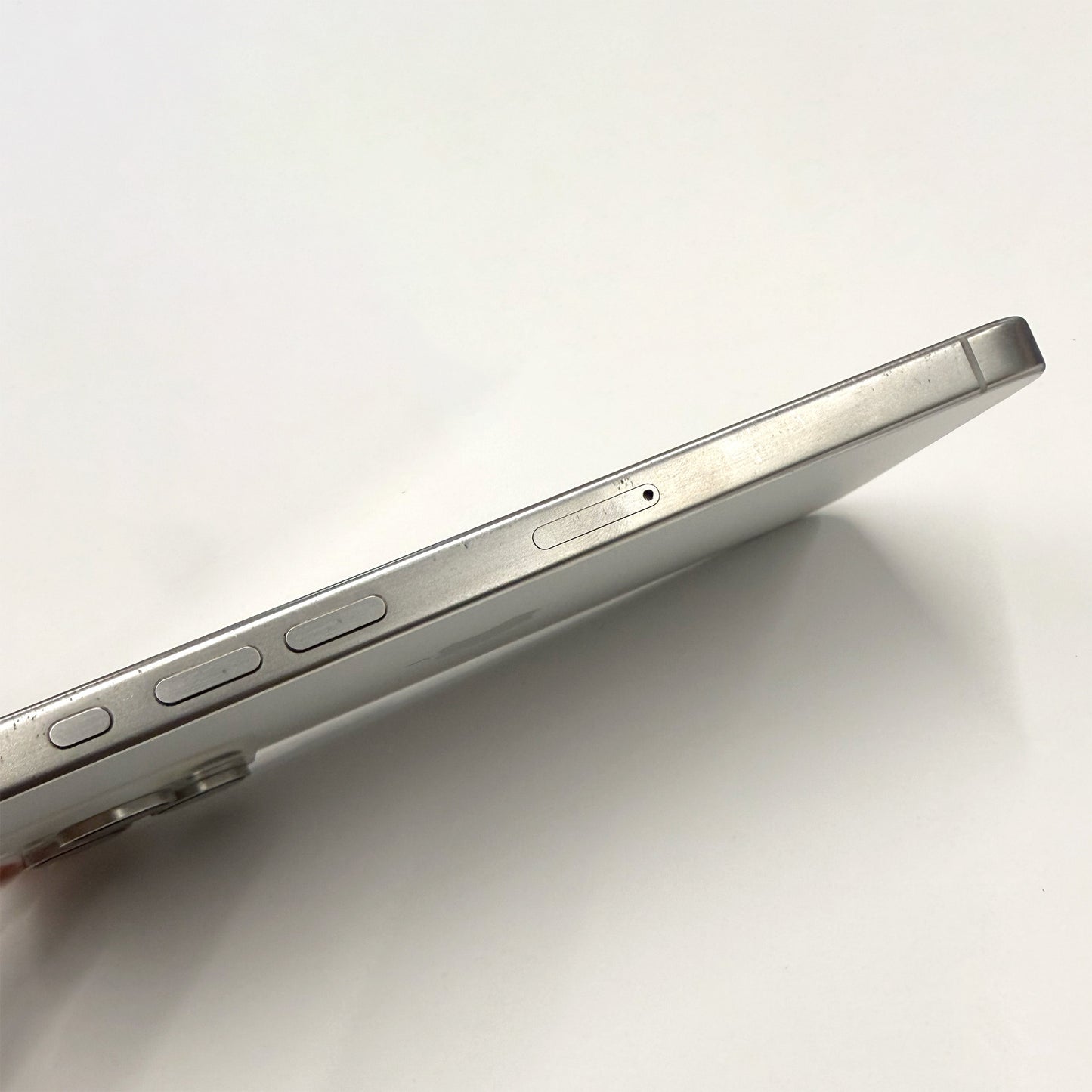 iPhone 15 Pro Max 256GB White Titanium B- Grade 88% Battery T8514