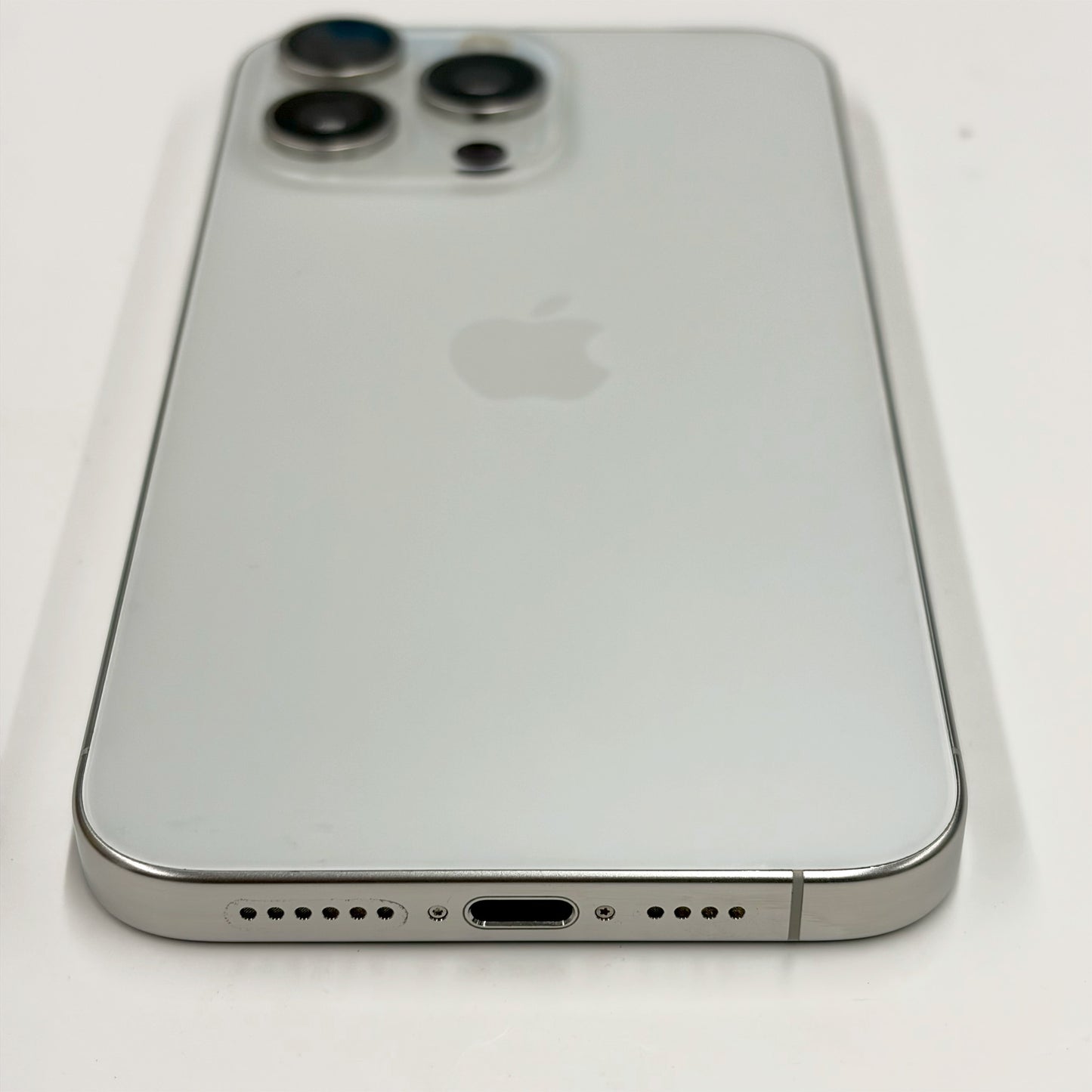 iPhone 15 Pro Max 512GB White Titanium A Grade 100% Battery - T8566