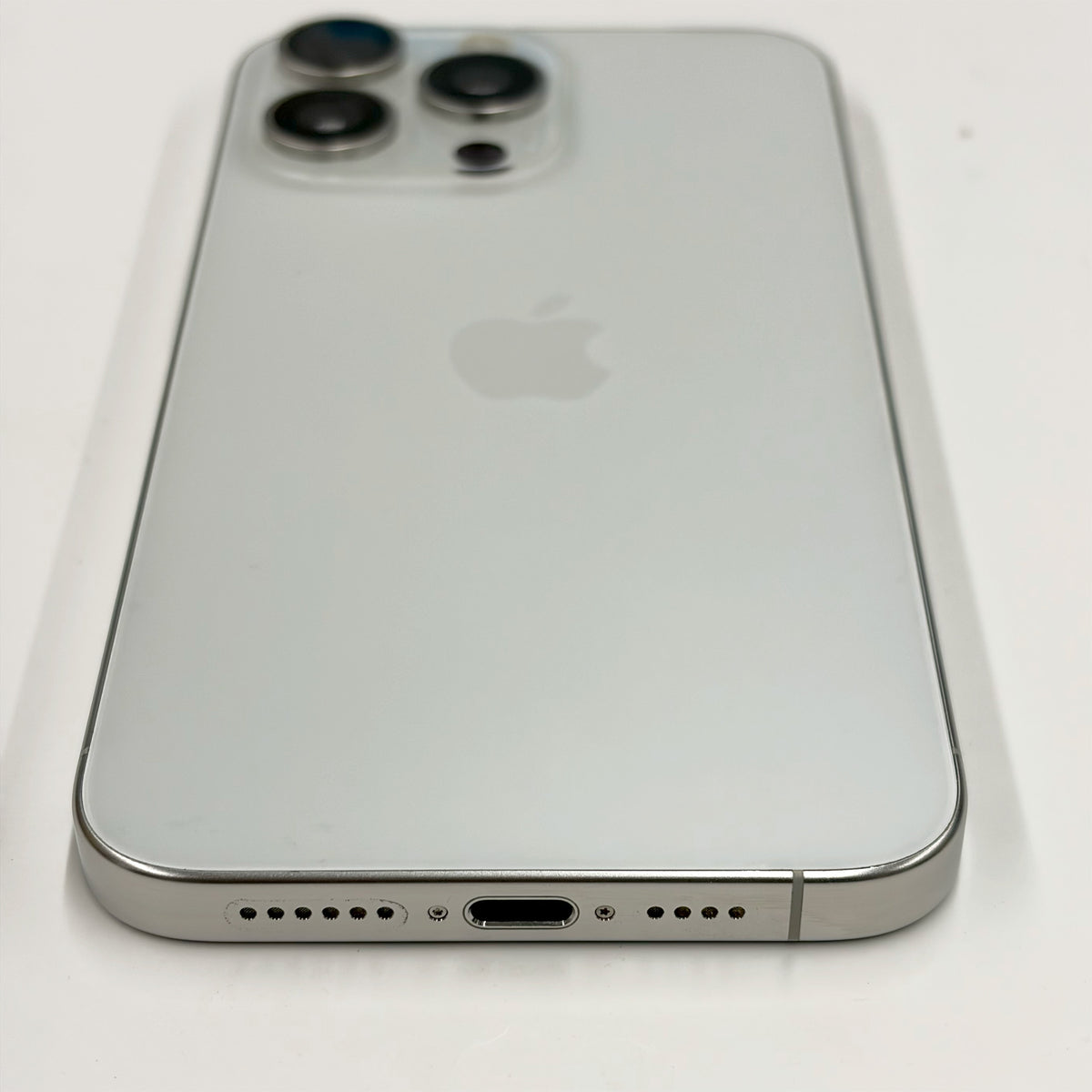 iPhone 15 Pro Max 512GB White Titanium A Grade 100% Battery - T8566