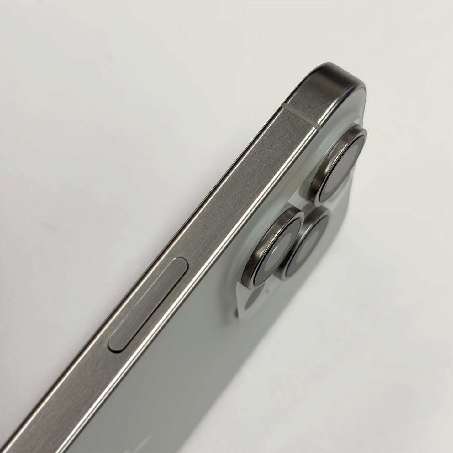 iPhone 15 Pro Max 512GB White Titanium A Grade 100% Battery - T8566