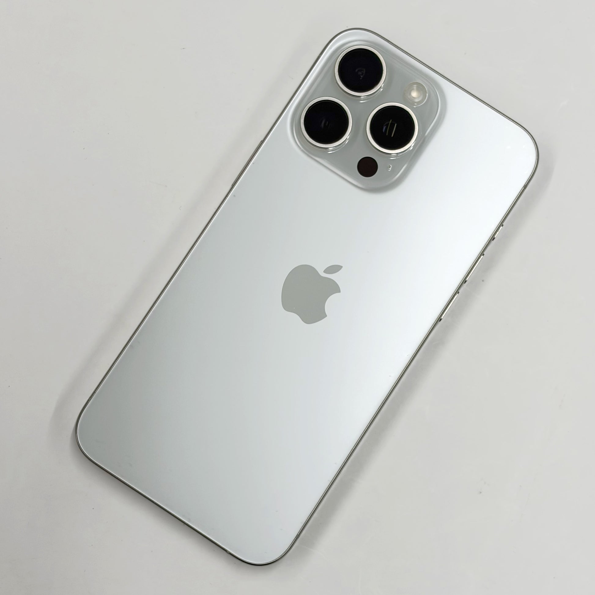 iPhone 15 Pro Max 512GB White Titanium A Grade 100% Battery - T8566