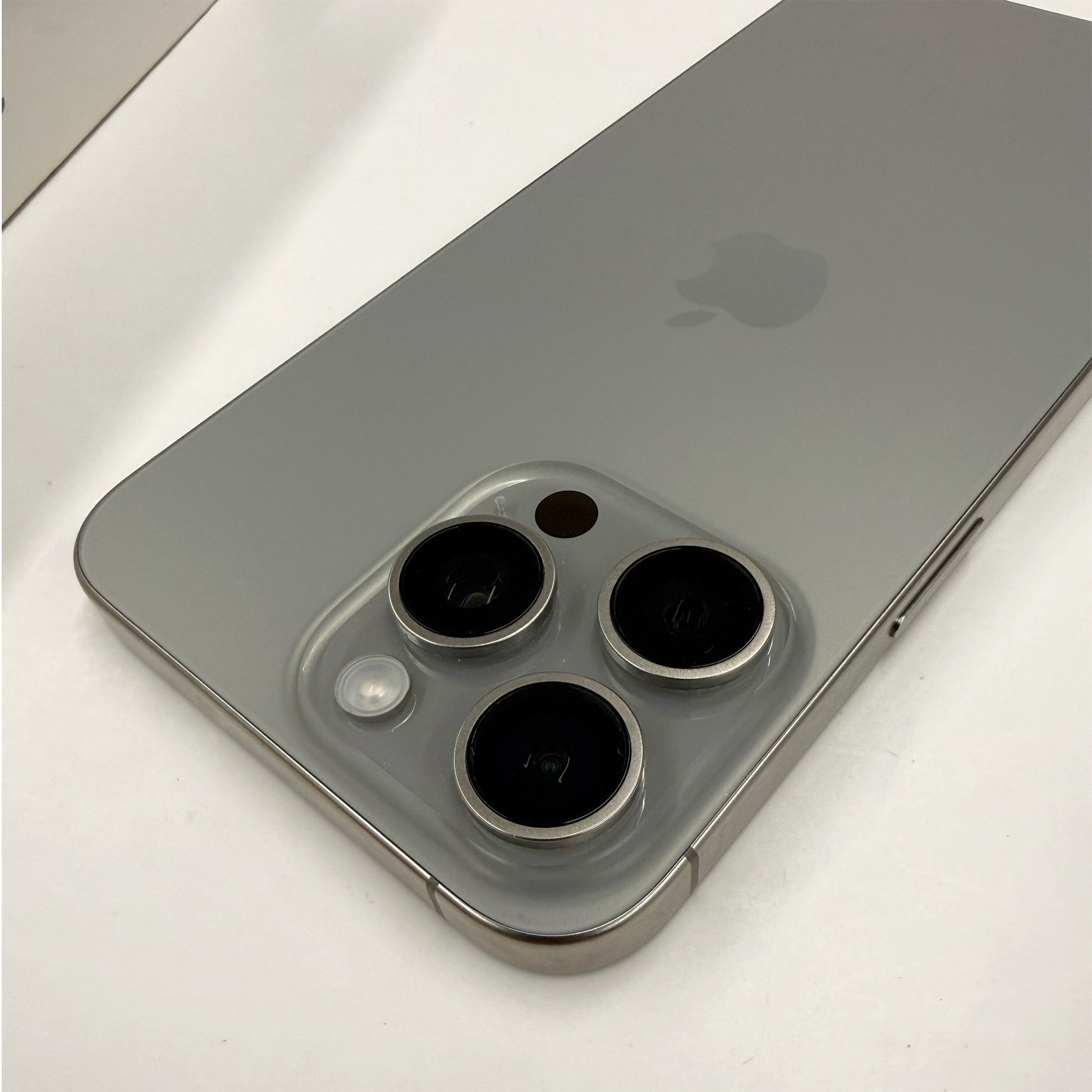 iPhone 15 Pro Max 512GB Natural Titanium - T8495
