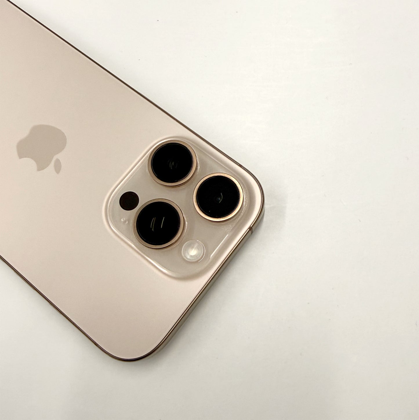 iPhone 16 Pro 256GB Desert Titanium T8408