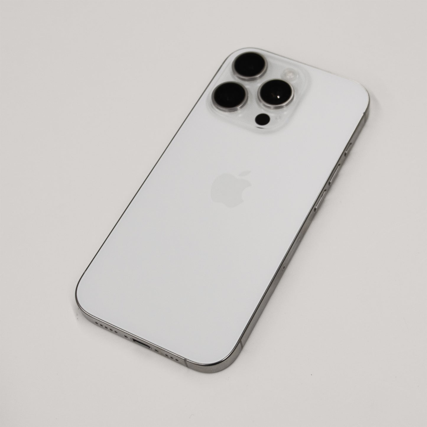 iPhone 16 Pro 256GB White Titanium T8291