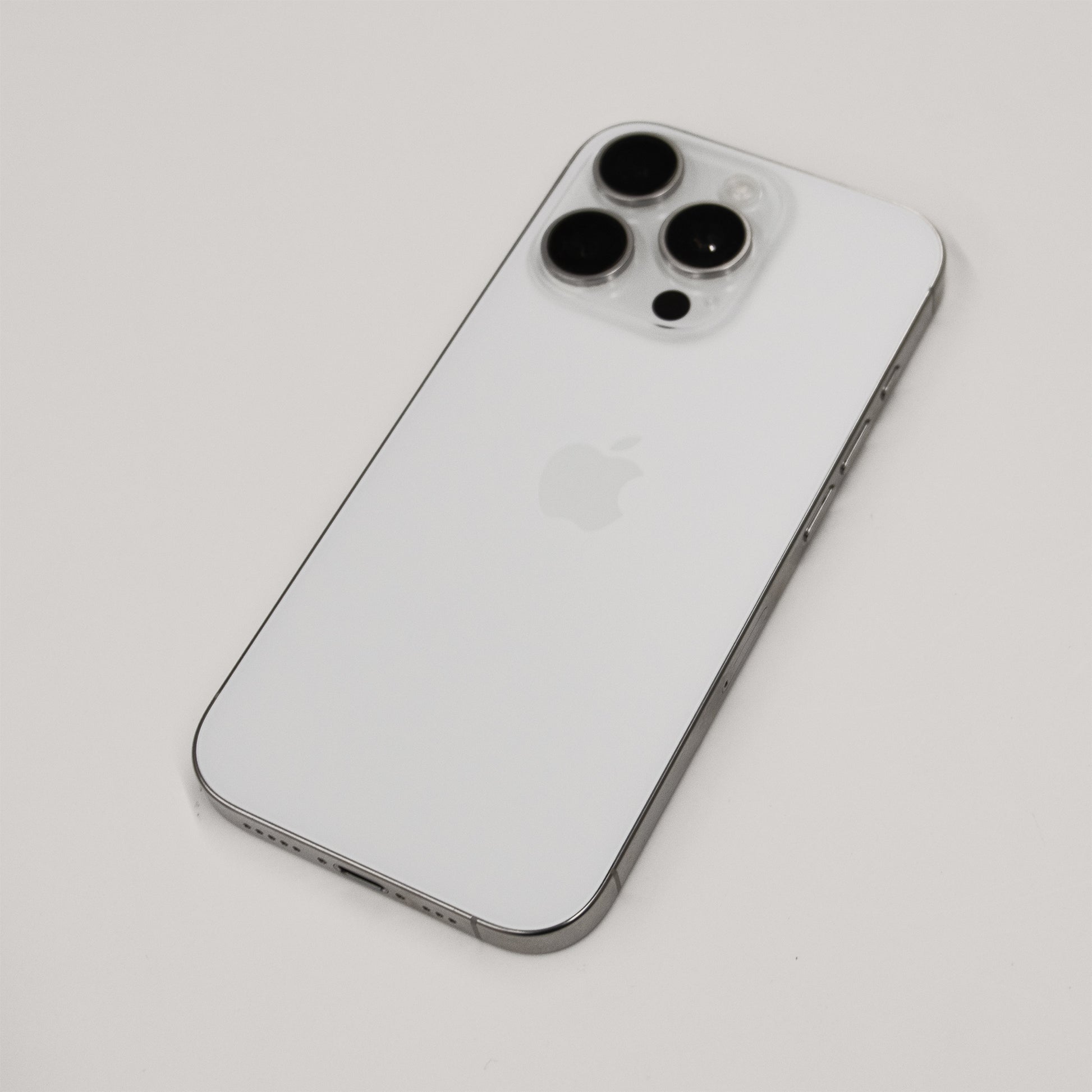 iPhone 16 Pro 256GB White Titanium T8291