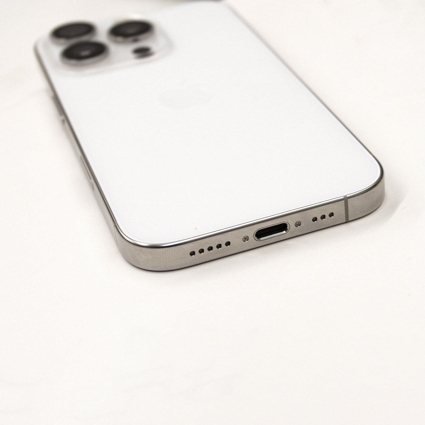 iPhone 16 Pro 256GB White Titanium T8291