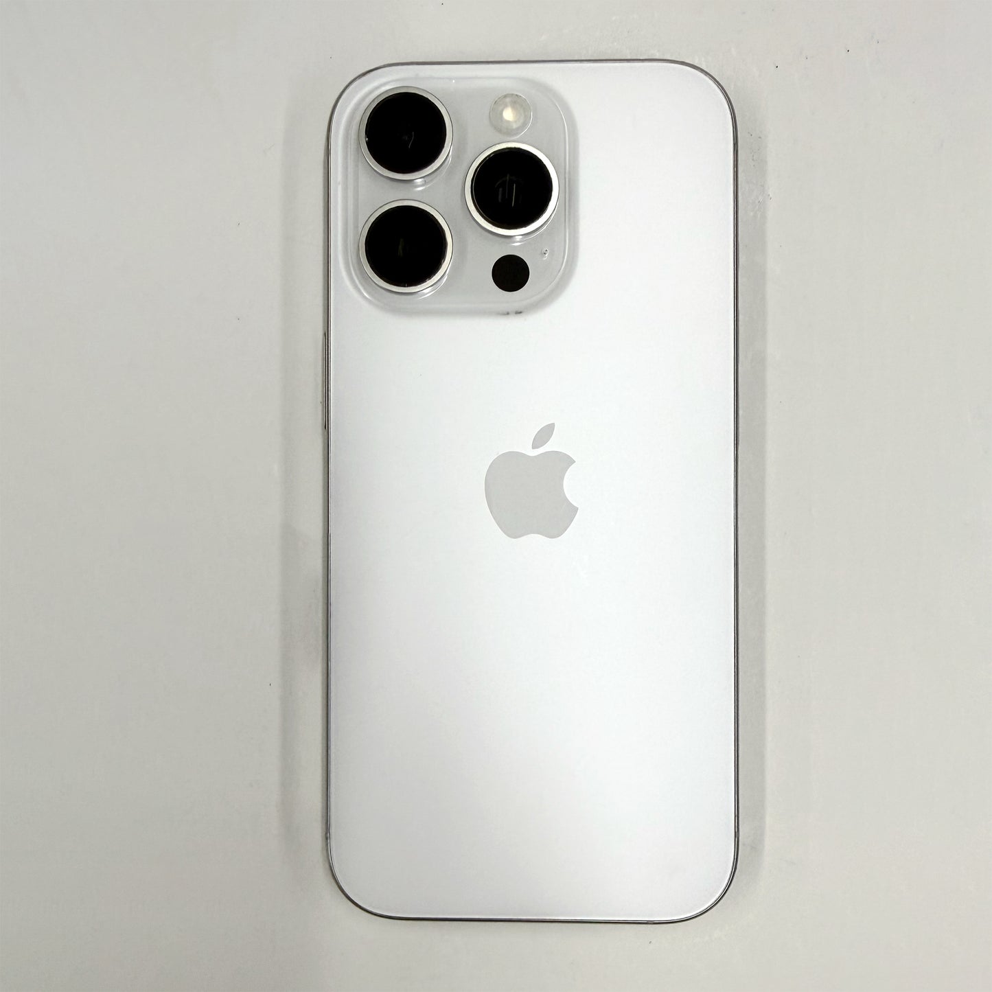 iPhone 16 Pro 256GB White Titanium B Grade 92% Battery T8446