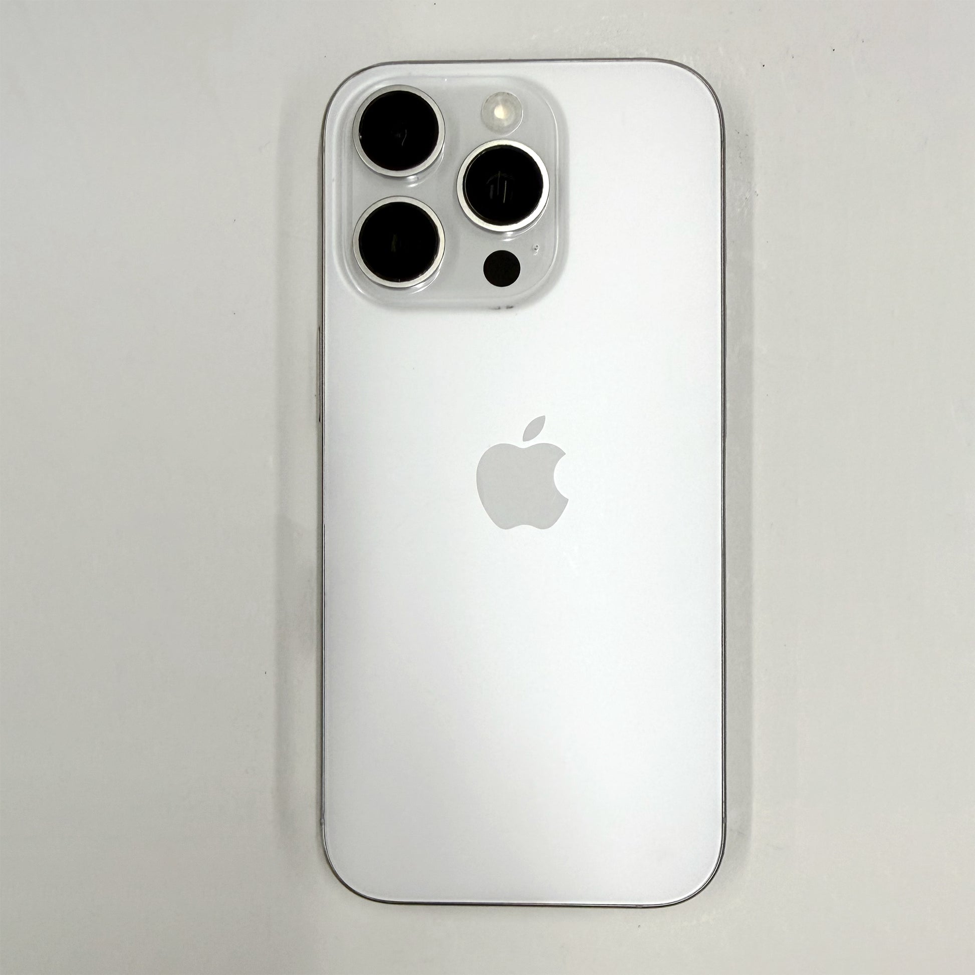 iPhone 16 Pro 256GB White Titanium B Grade 92% Battery T8446