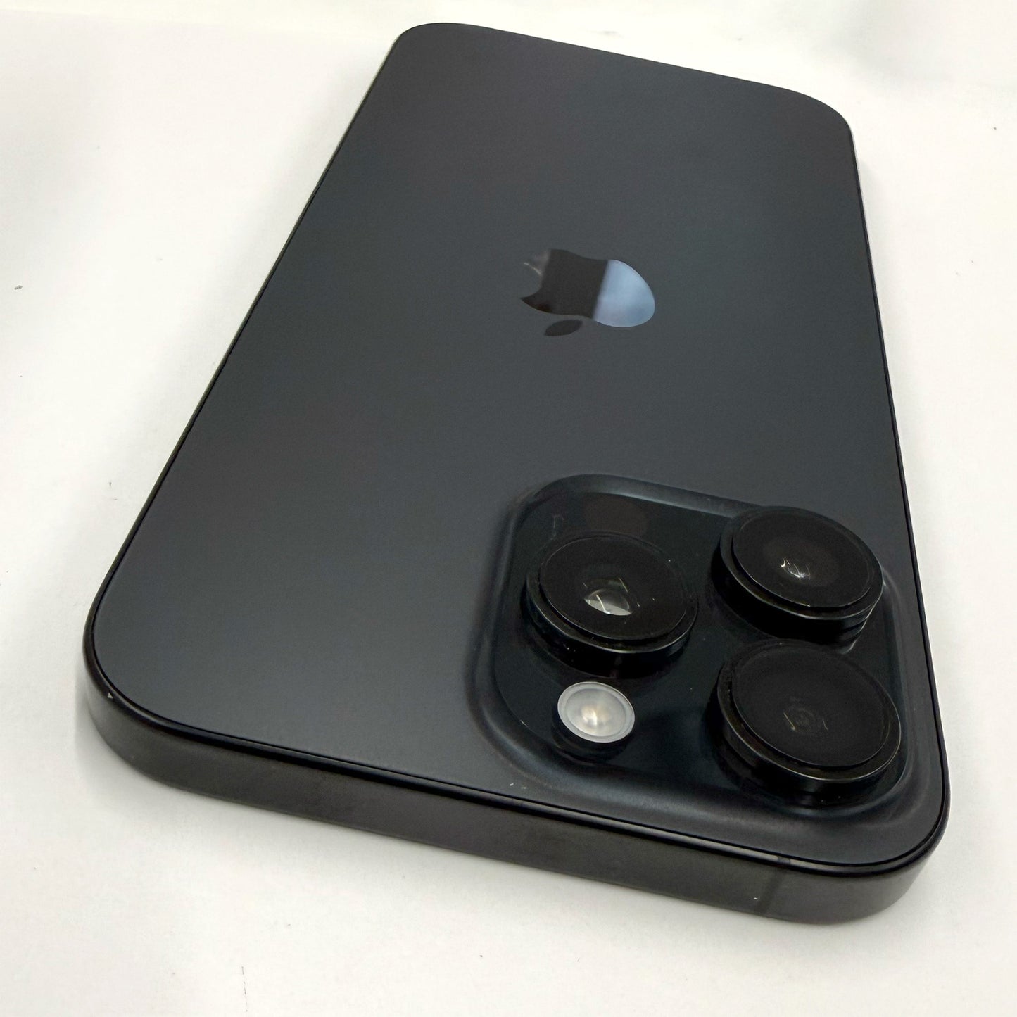 iPhone 16 Pro Max 1TB Black Titanium B Grade 89% Battery T8505