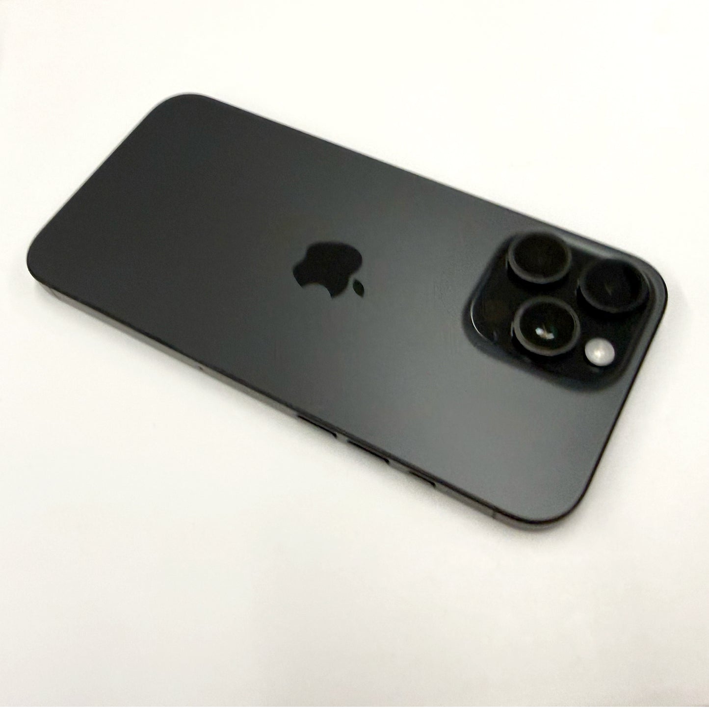 iPhone 16 Pro Max 256GB Black Titanium A Grade 100% Battery T8458