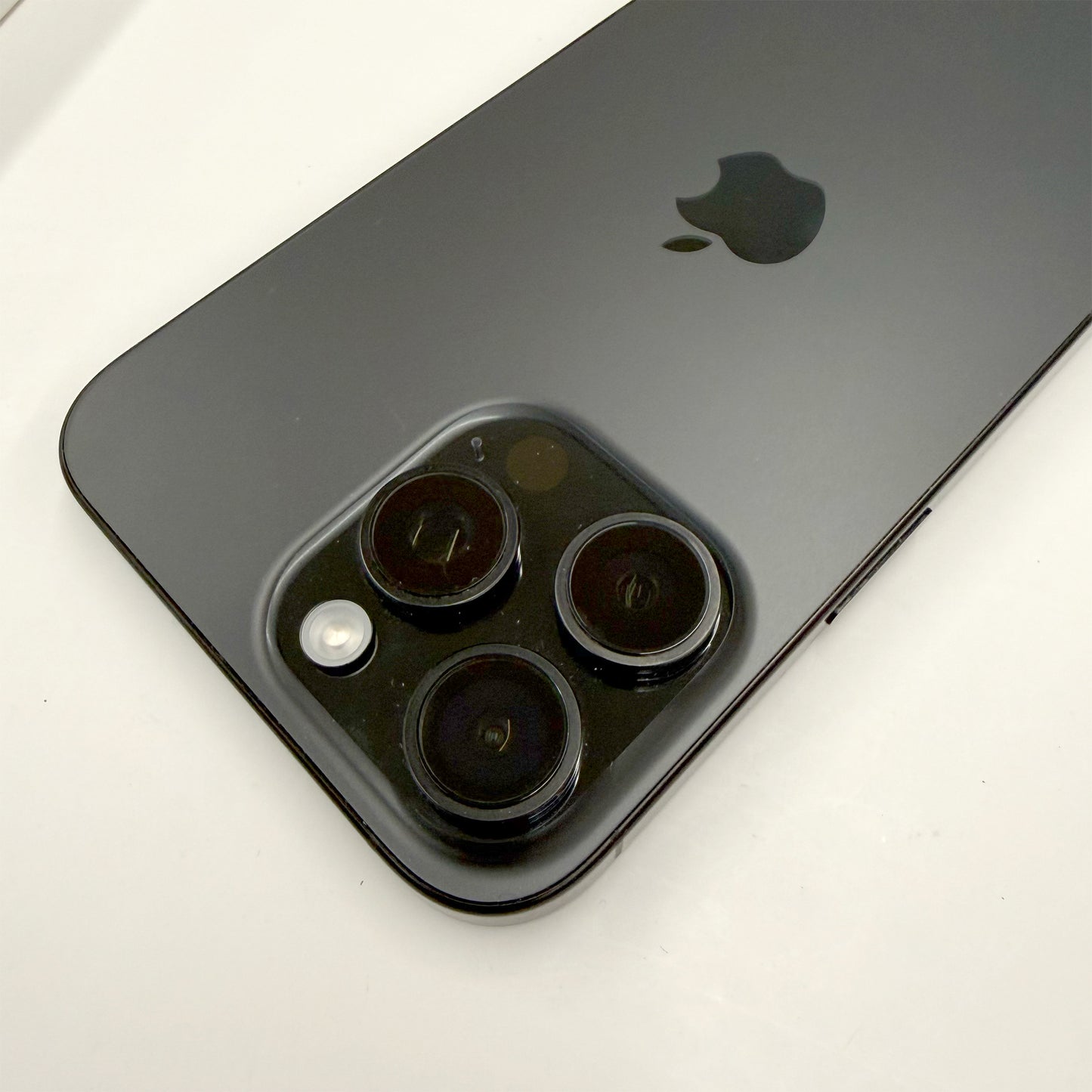 iPhone 16 Pro Max 256GB Black Titanium A Grade 100% Battery T8458