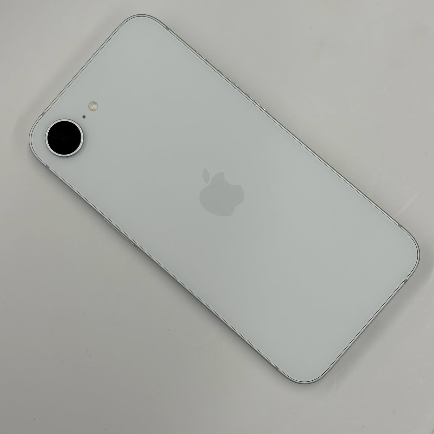iPhone 16e 128GB White A Grade (Almost New) 100% Battery T8627