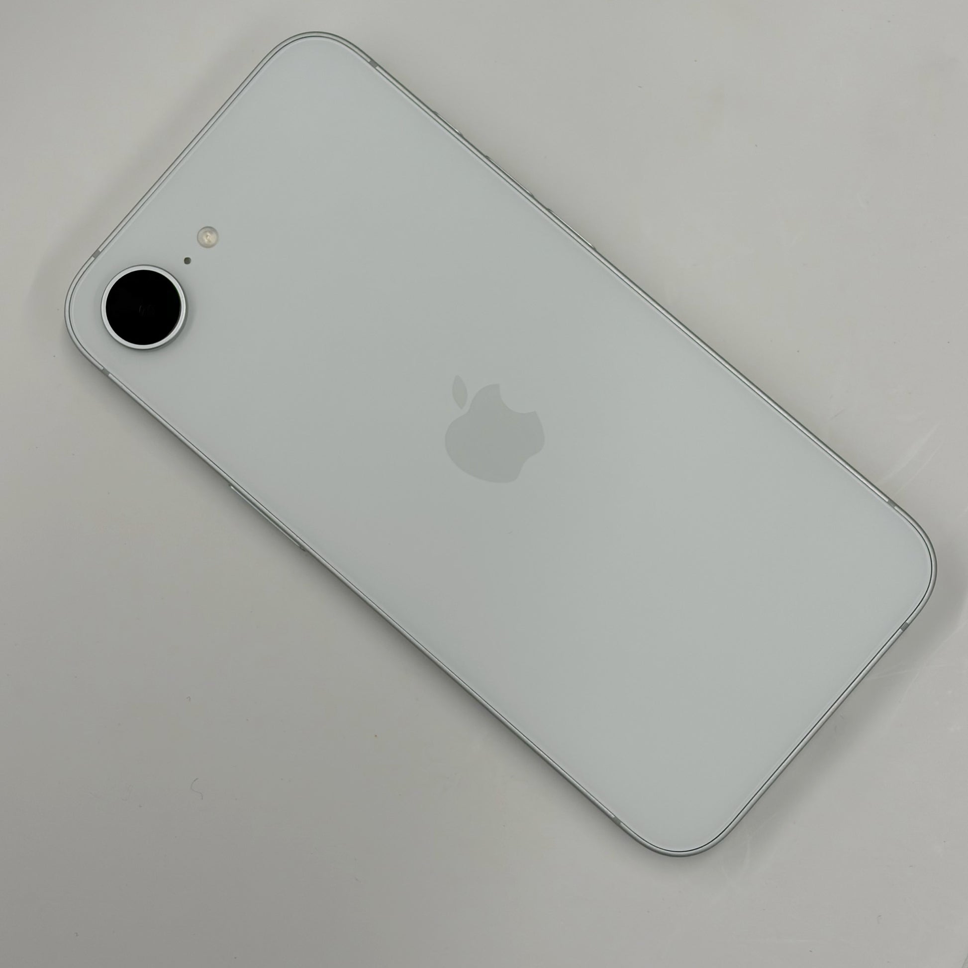 iPhone 16e 128GB White A Grade (Almost New) 100% Battery T8627