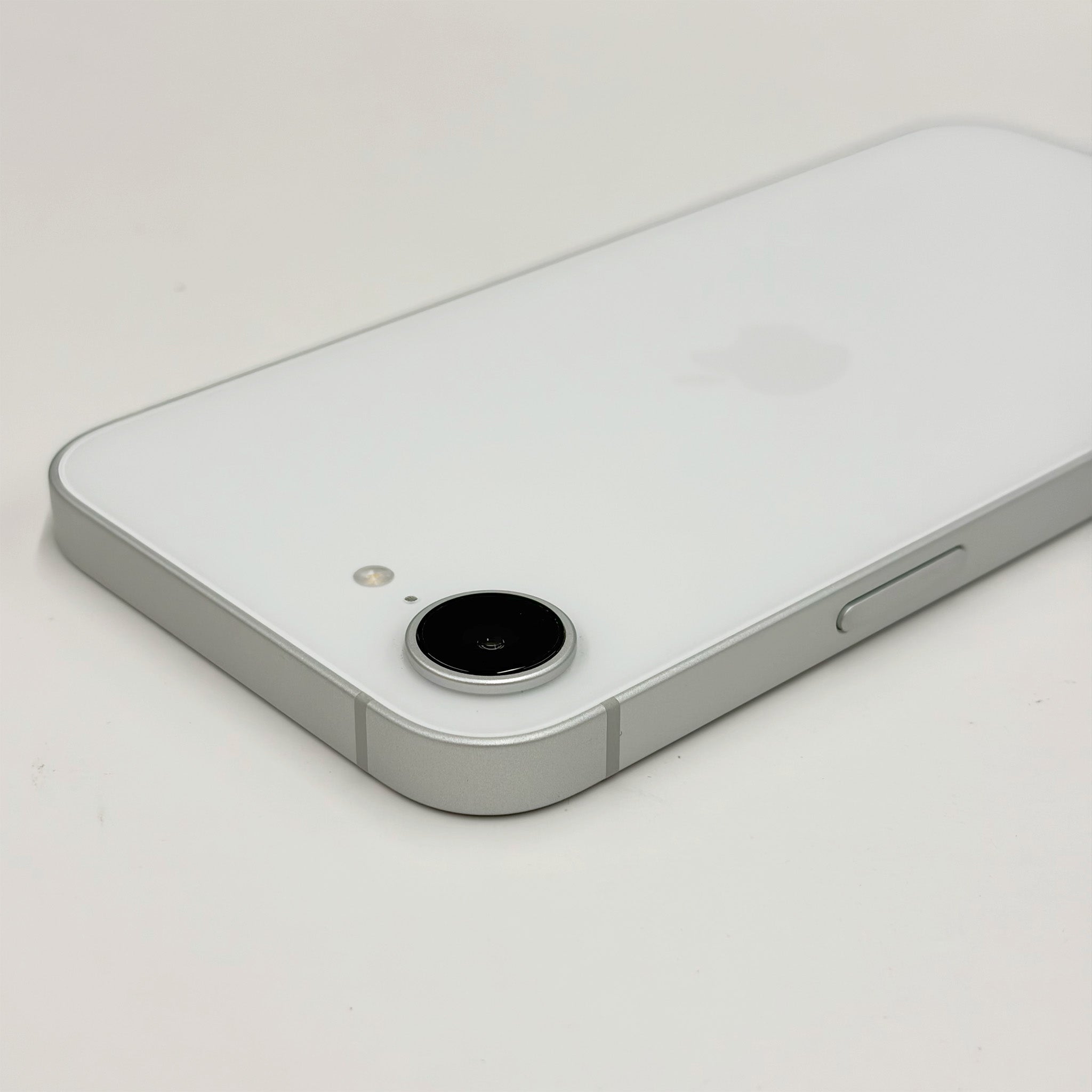 iPhone 16e White 128GB As New Condition with 100% Battery T8552