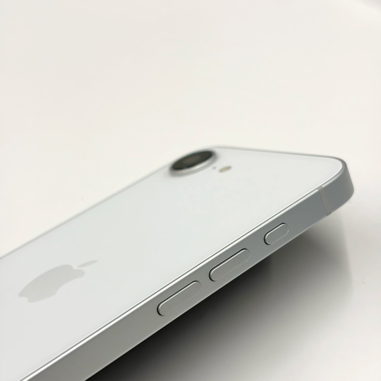iPhone 16e 128GB White As New 100% Battery T8552