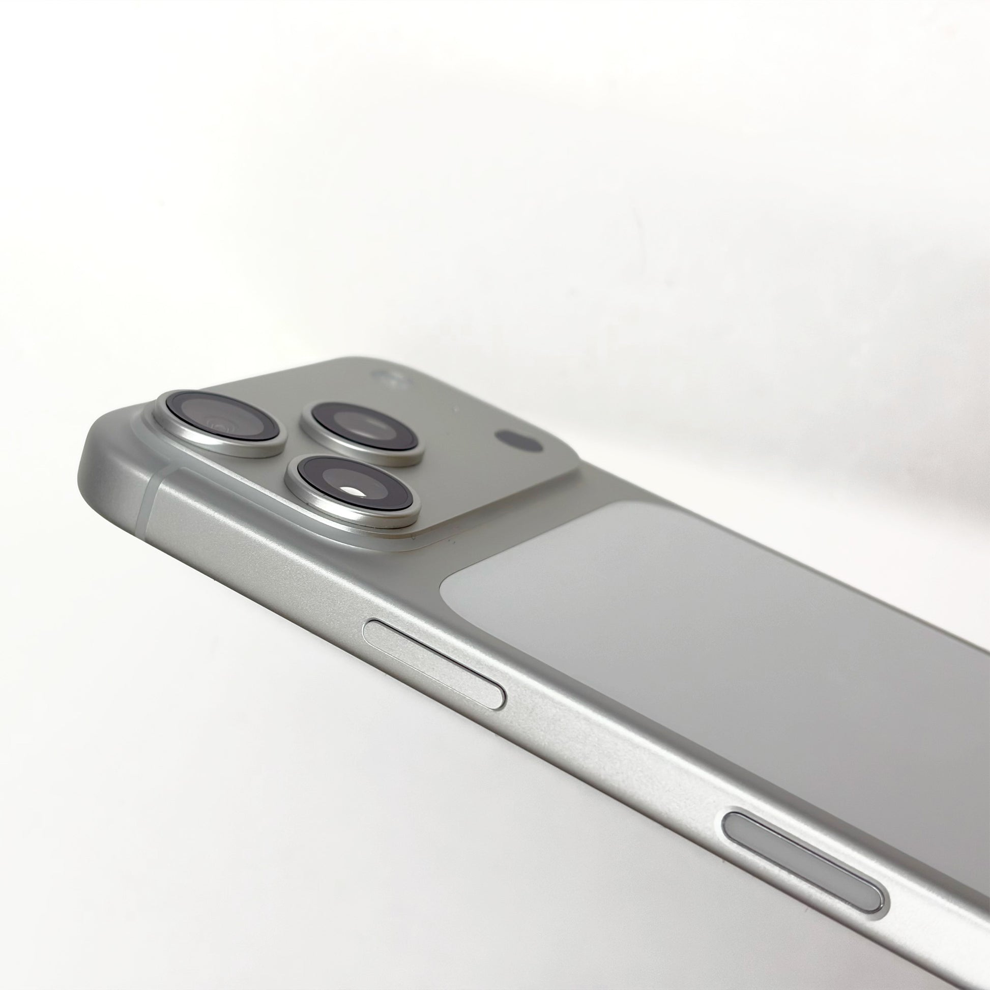 iPhone 17 Pro 256GB Silver A+ Grade 100% Battery T8573