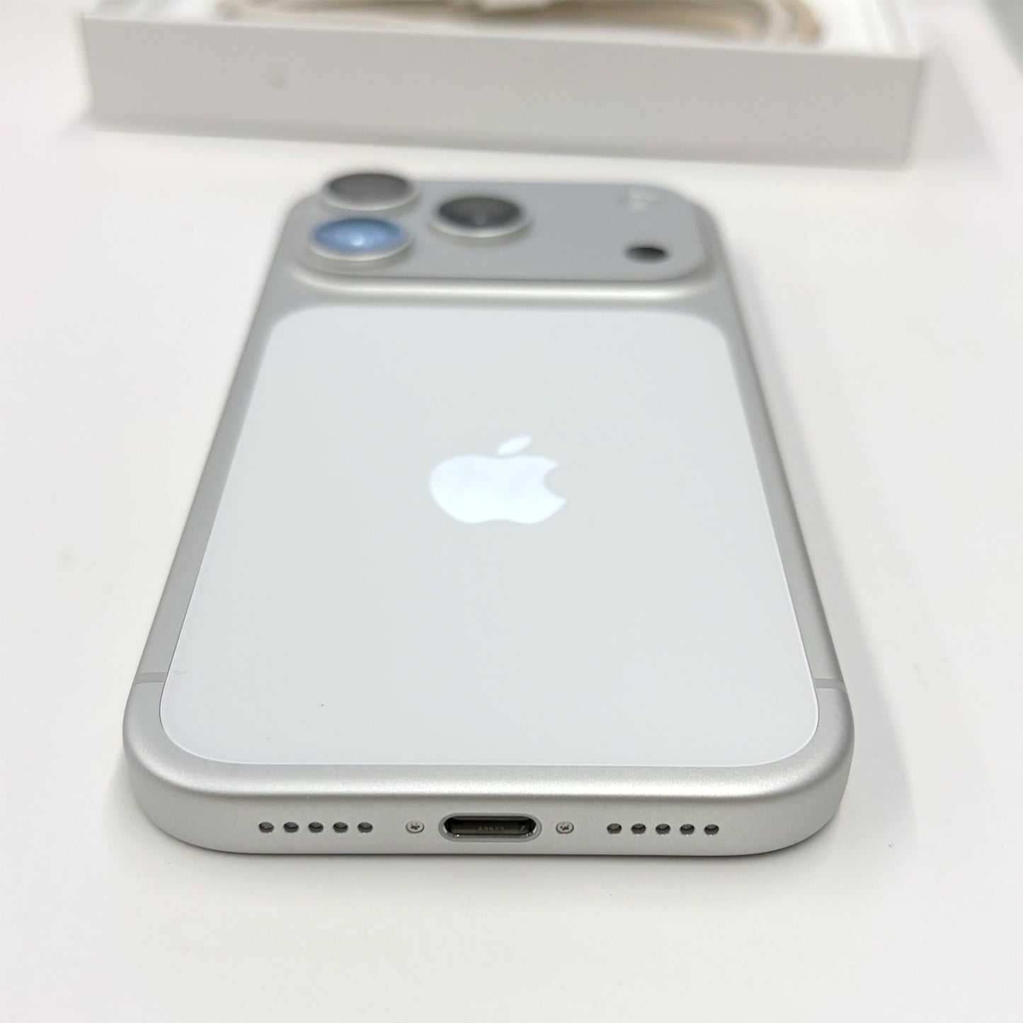 iPhone 17 Pro 256GB Silver A+ Grade 100% Battery T8530