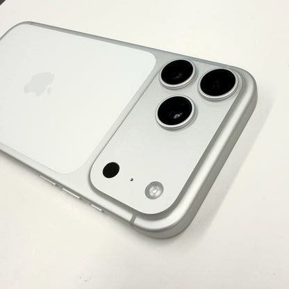 iPhone 17 Pro Max 256GB Silver As New with Box - T8500