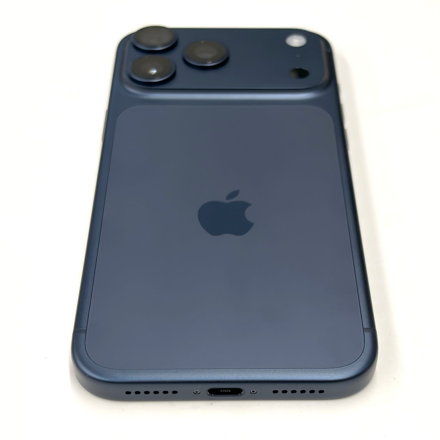 iPhone 17 Pro Max 512GB Deep Blue As New 100% Battery T8537