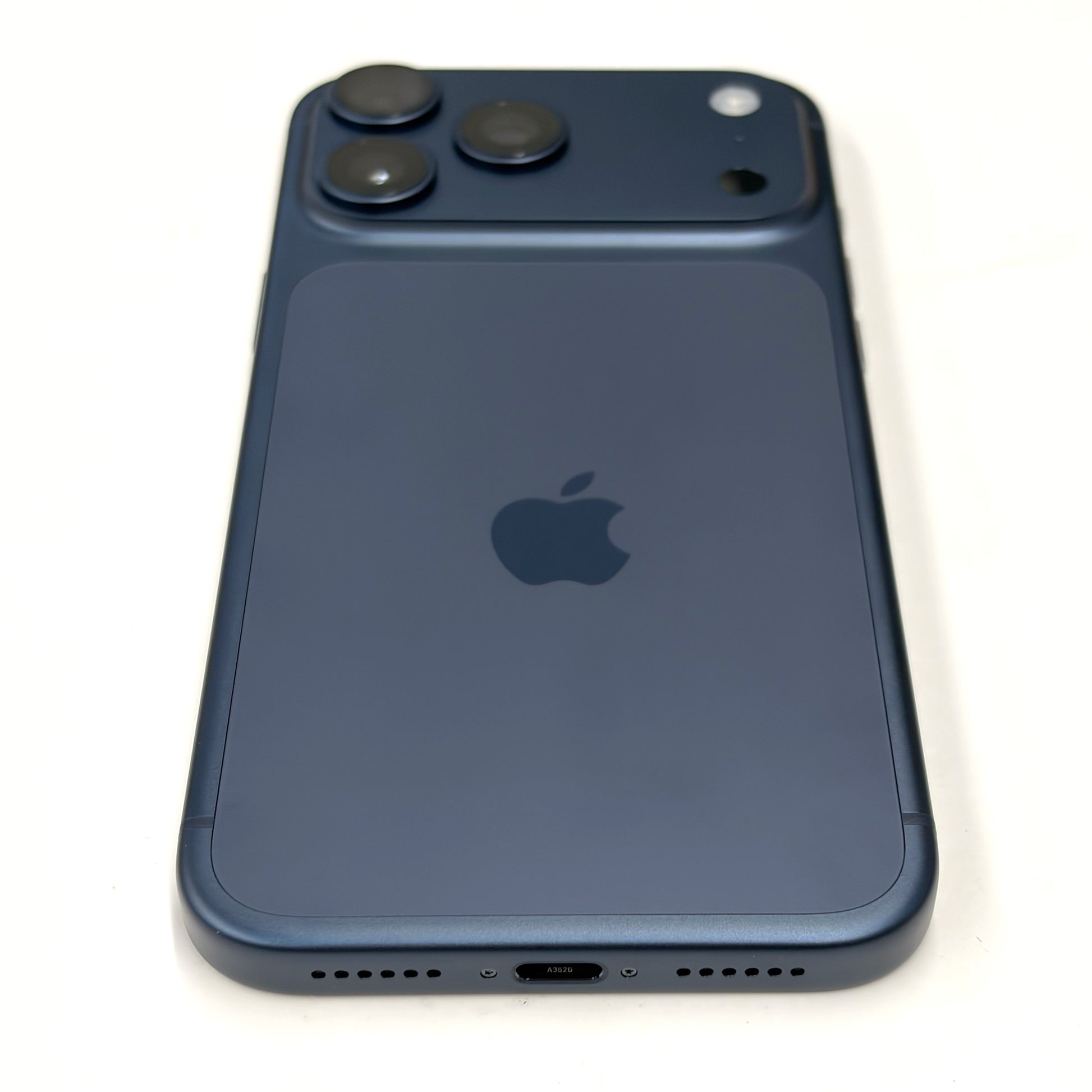 iPhone 17 Pro Max 512GB Deep Blue As New 100% Battery T8537