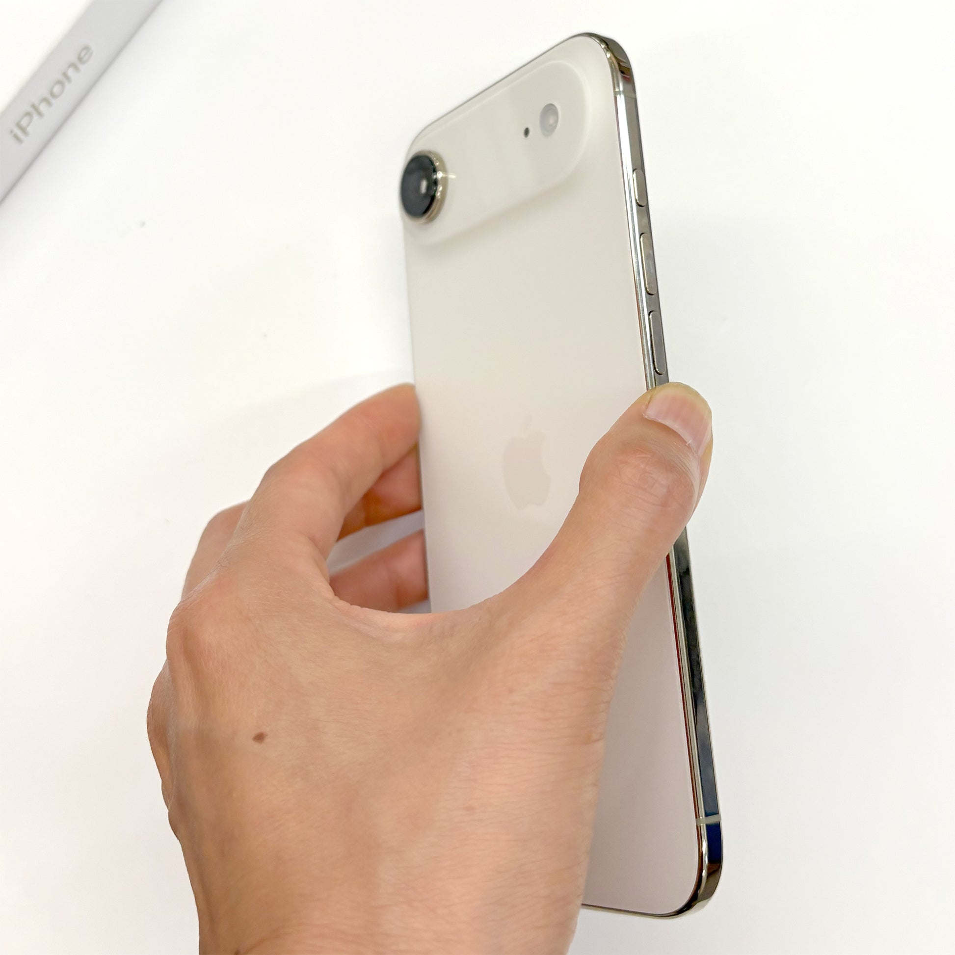 iPhone 17 Air 256GB Light Gold T8277