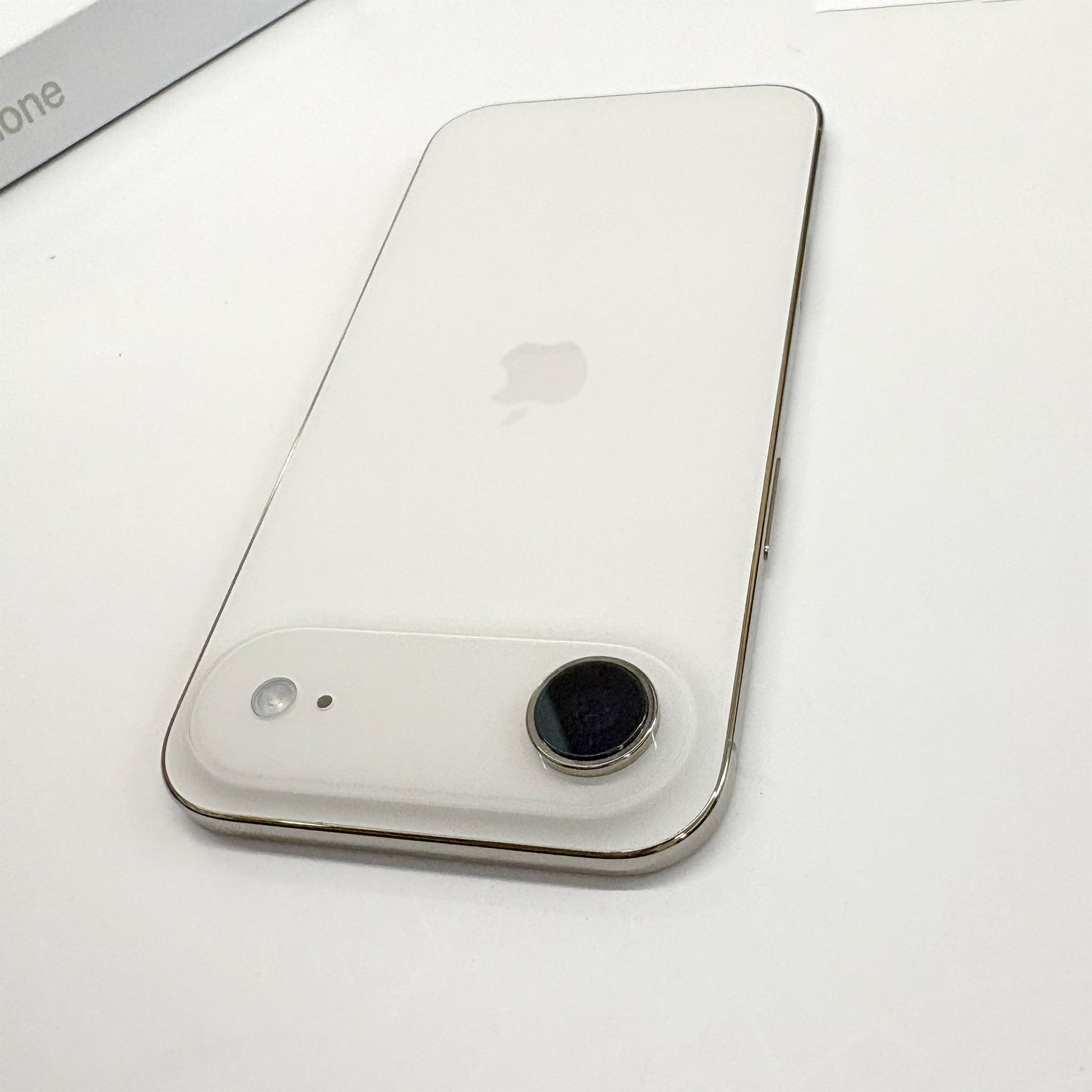 iPhone 17 Air 256GB Light Gold T8277