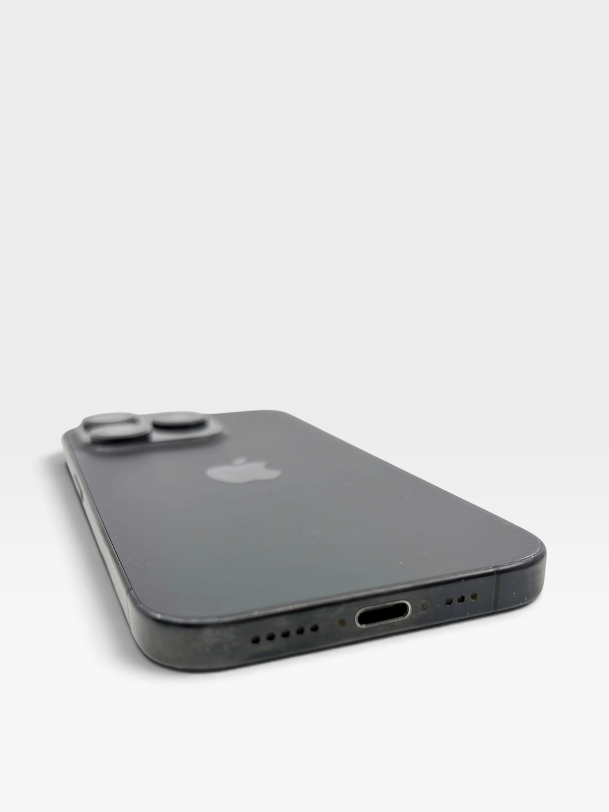 iPhone 15 Pro 256GB Black Titanium 82% Battery B Grade T8867