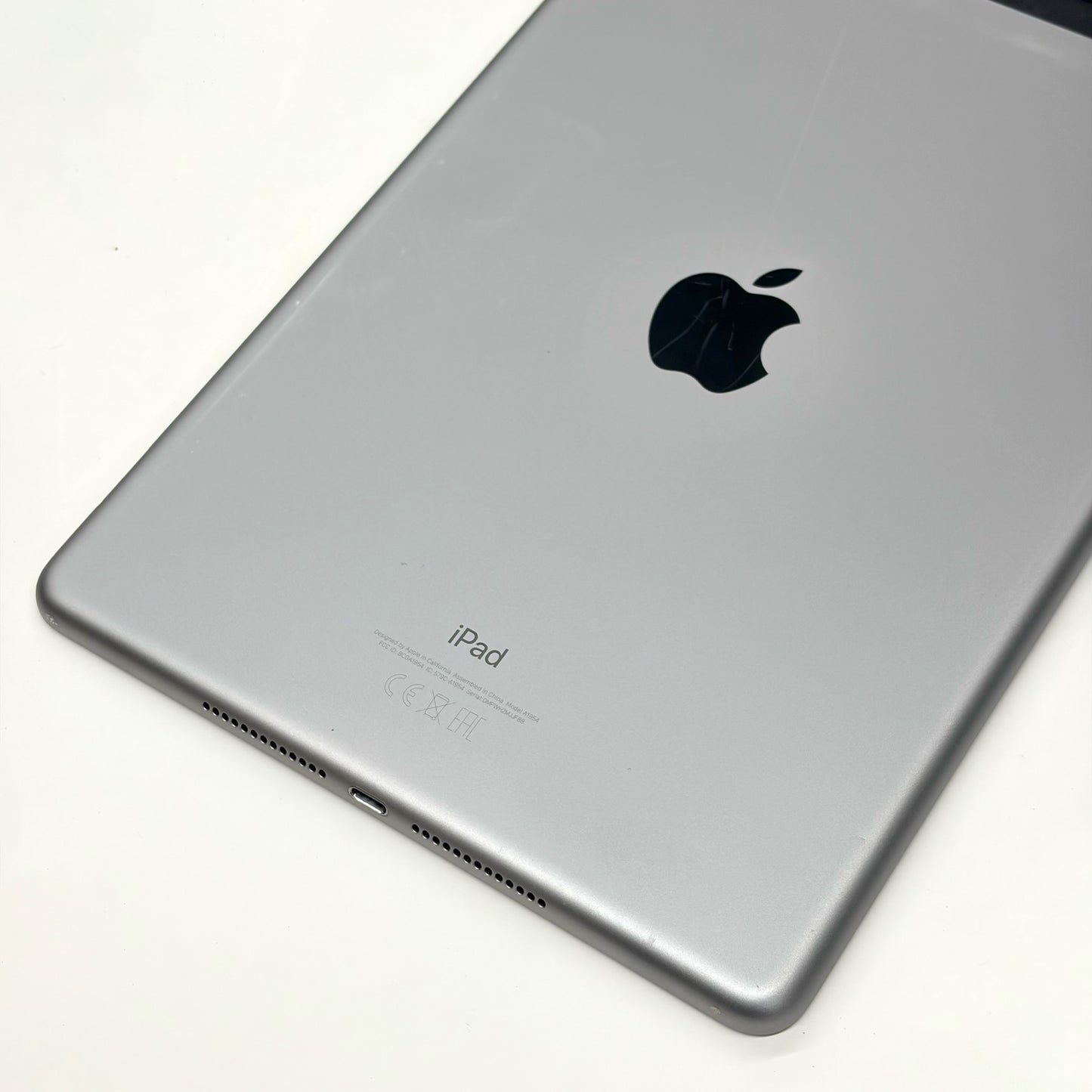 iPad 9.7 (2018) 6th Gen 32GB Space Grey Cellular T8665