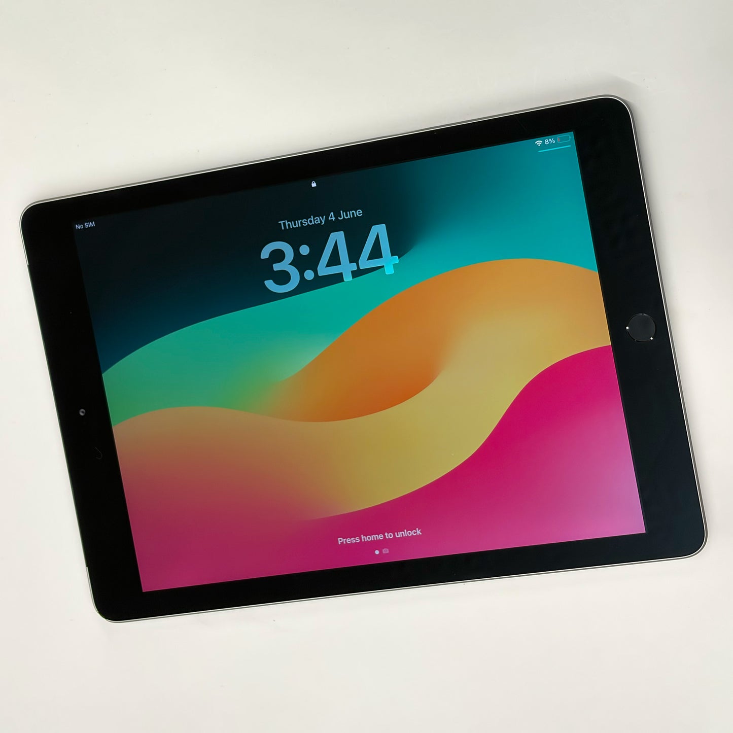 iPad 9.7 (2018) 6th Gen 32GB Space Grey Cellular T8665