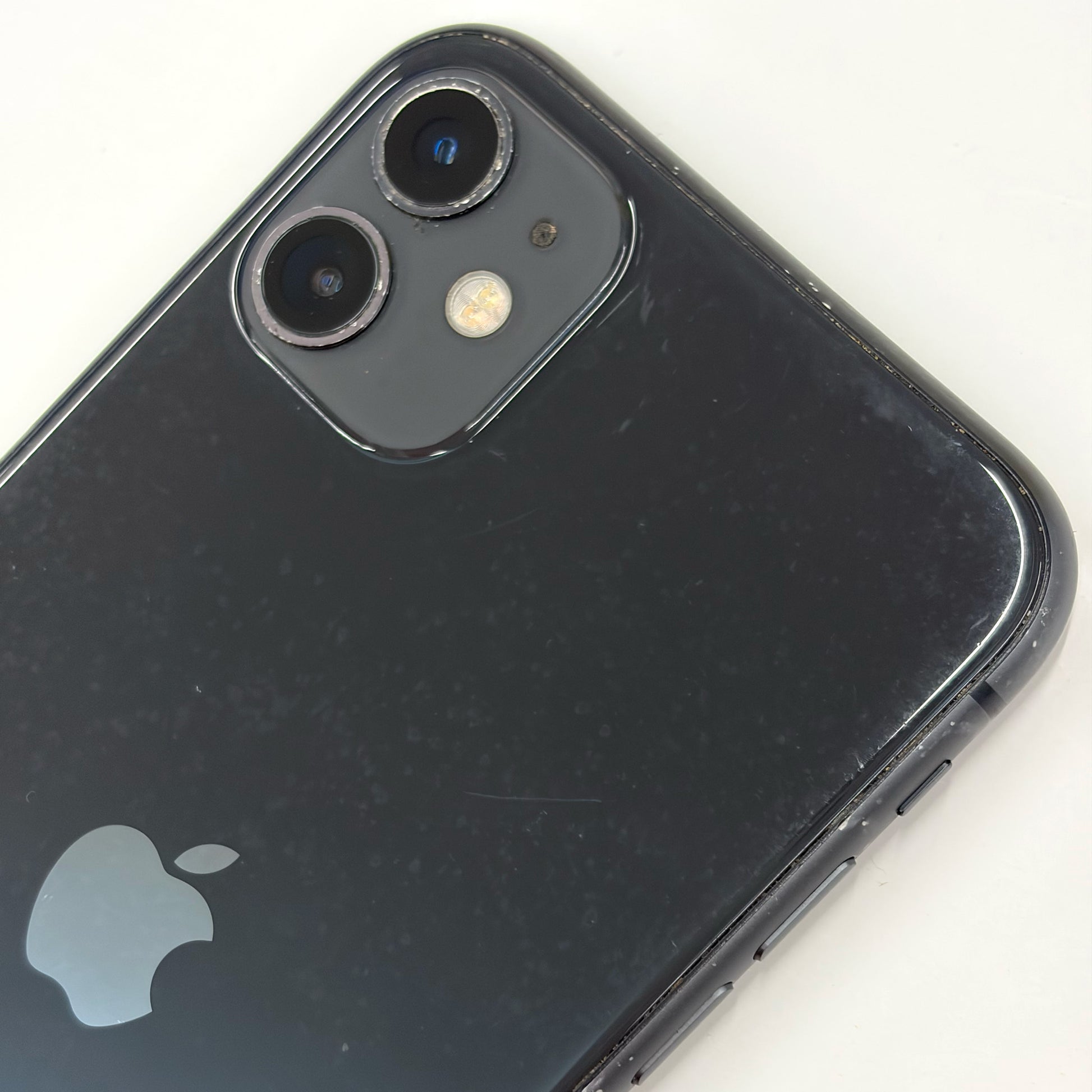 iPhone 11 128GB Black C Grade 100% Battery T8645