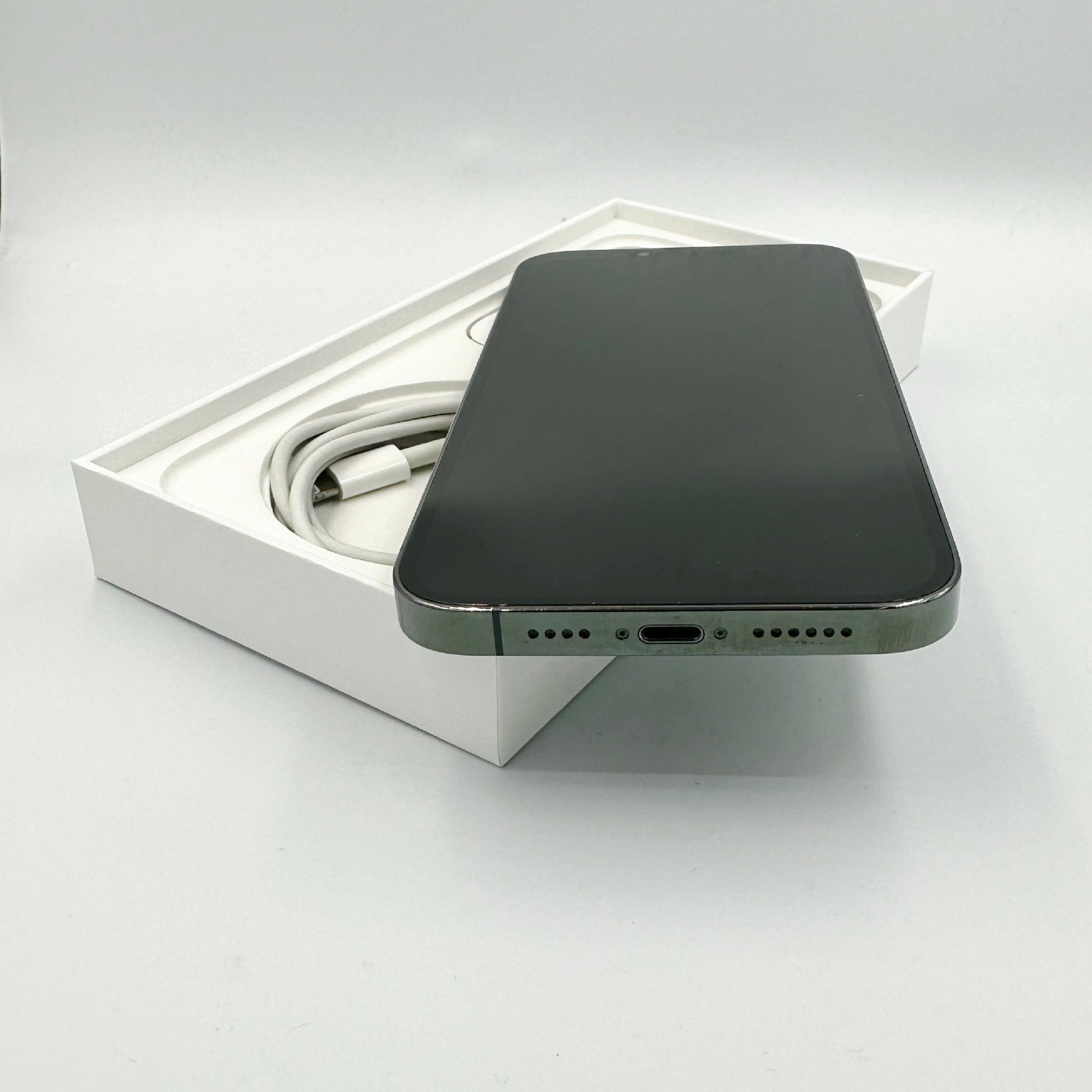 iPhone 13 Pro Max - trade.com.au