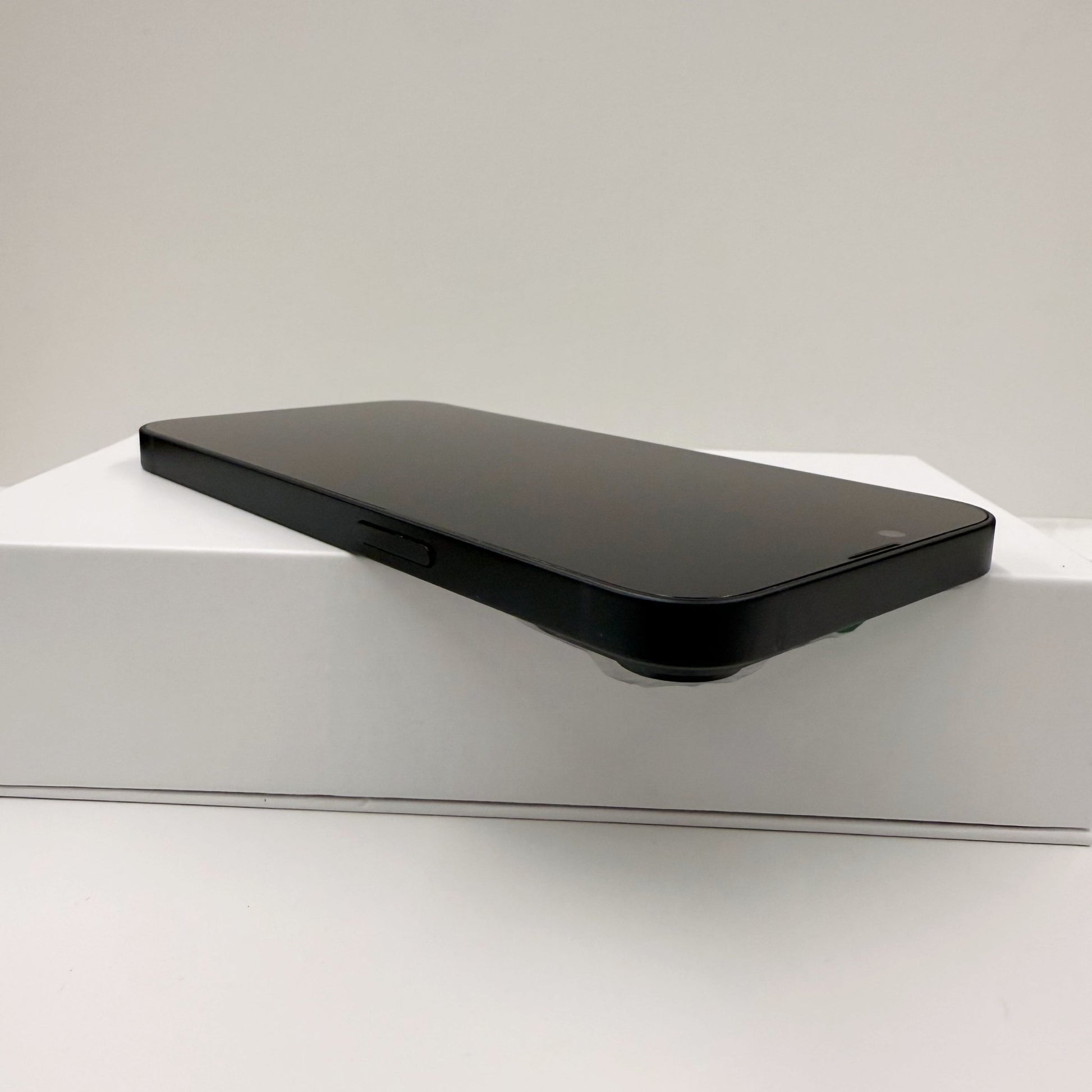 iPhone 14 256GB Midnight - trade.com.au