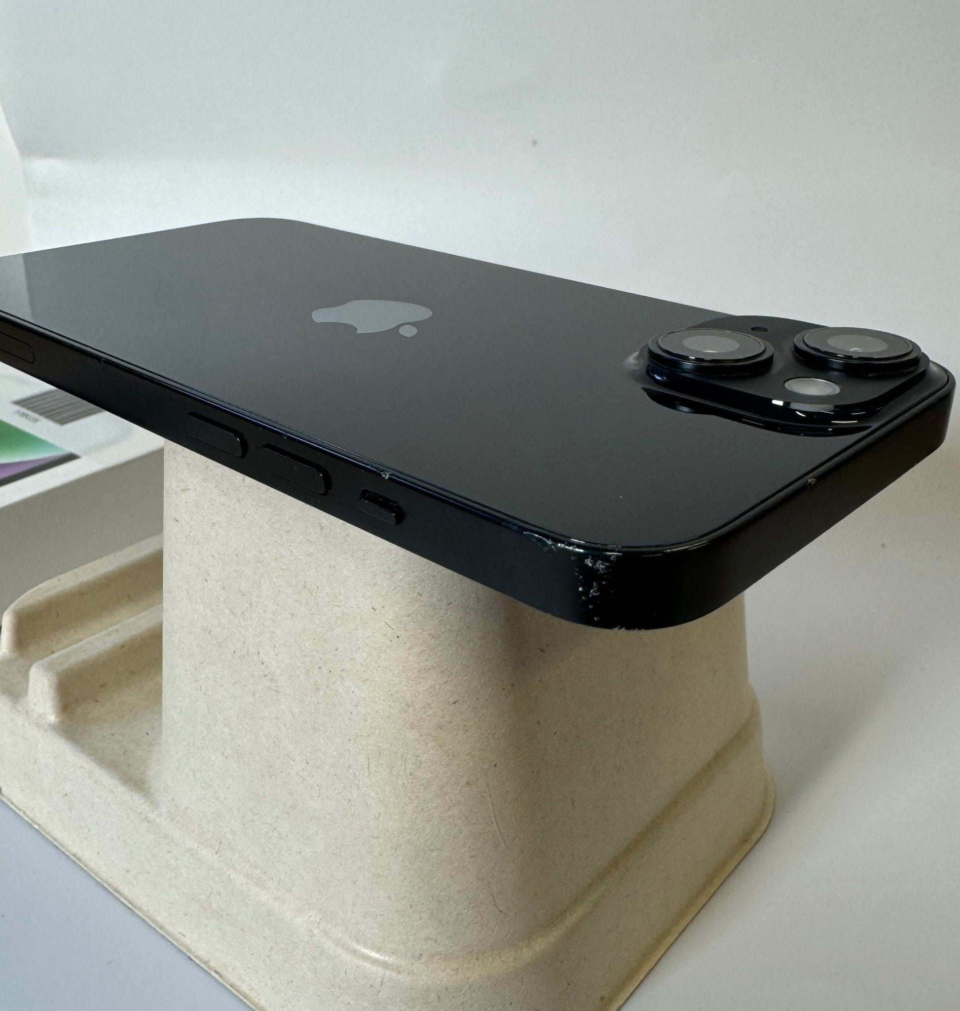 iPhone 14 - trade.com.au