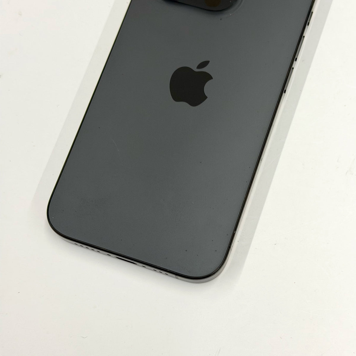 iPhone 15 Pro 256GB Black Titanium 87% Battery (B Grade) T8950