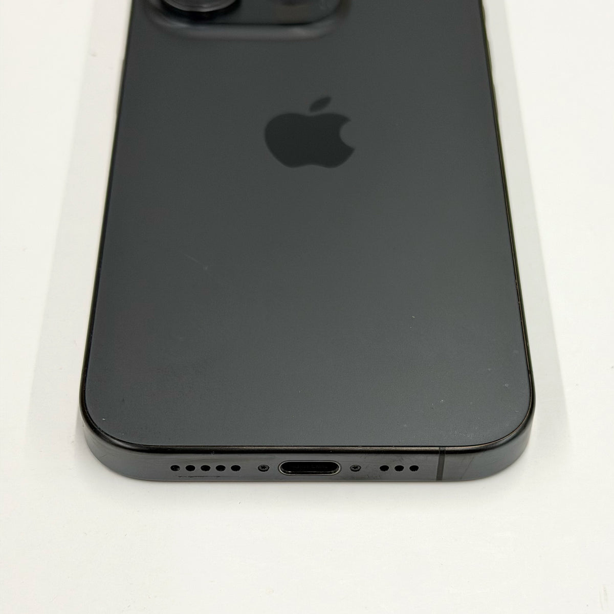 iPhone 15 Pro 256GB Black Titanium 87% Battery (B Grade) T8950