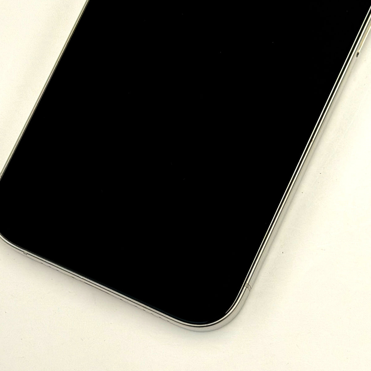 iPhone 15 Pro 256GB White Titanium 100% Battery (A Grade) T8949