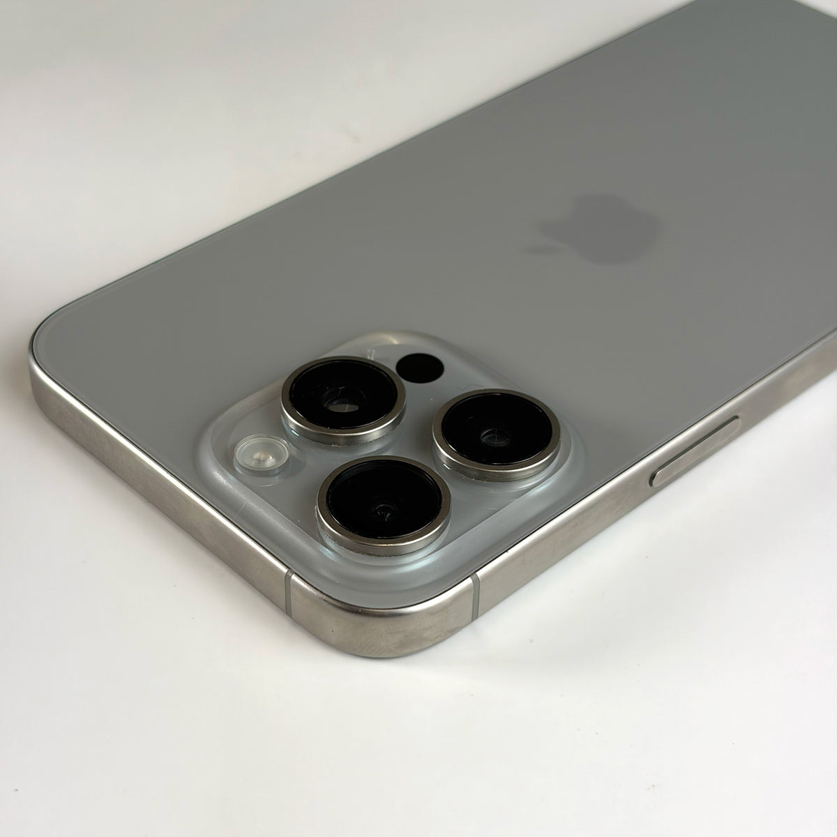iPhone 15 Pro Max 256GB Natural Titanium A Grade 83% Battery T8700
