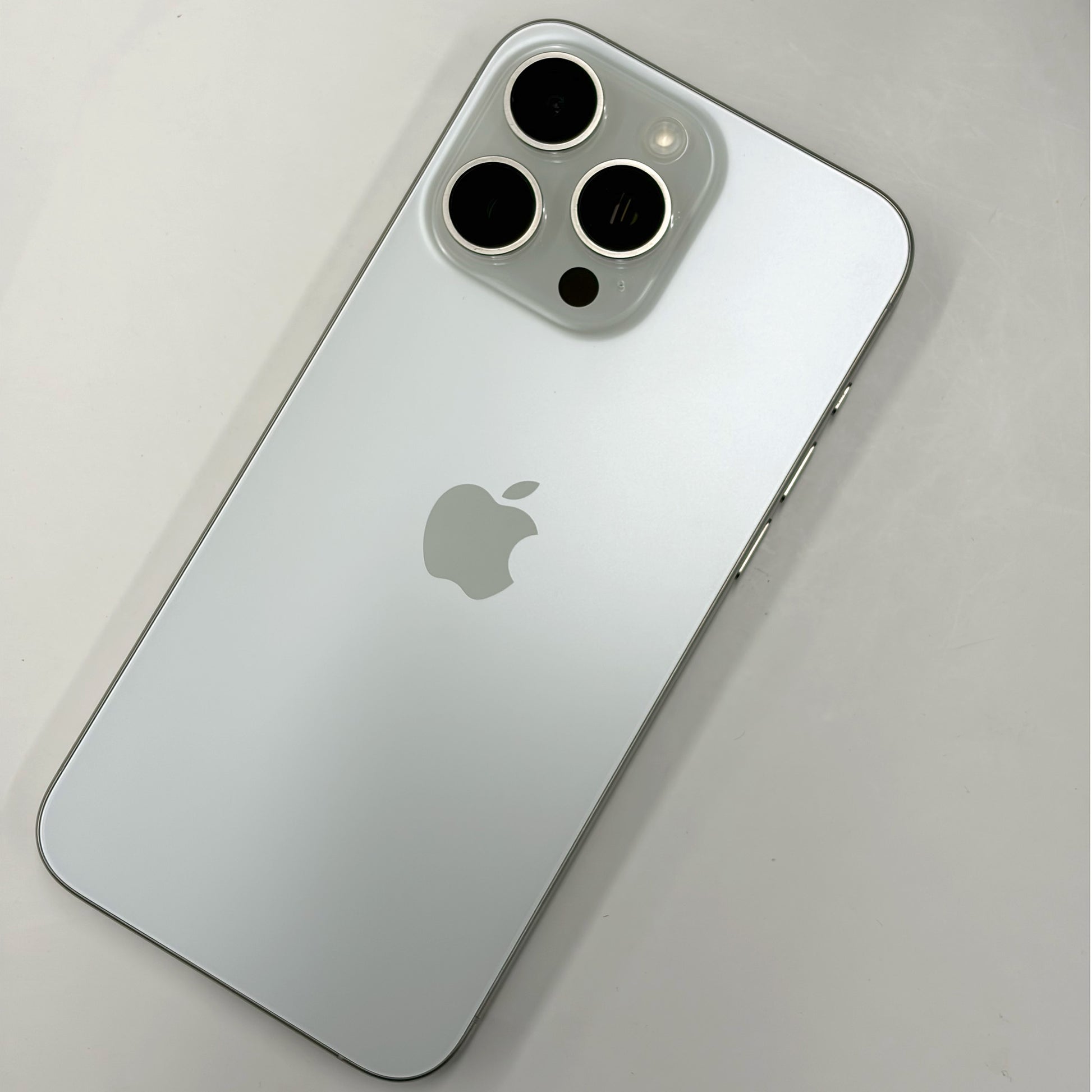iPhone 15 Pro Max 256GB White Titanium A Grade 99% Battery - T8690