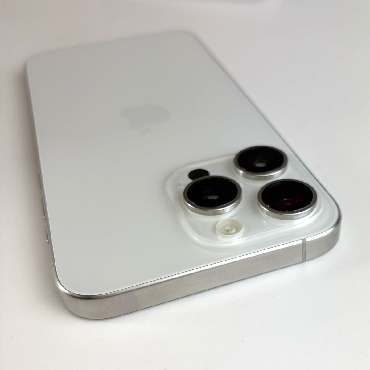 iPhone 15 Pro Max 256GB White Titanium A Grade 84% Battery - T8699