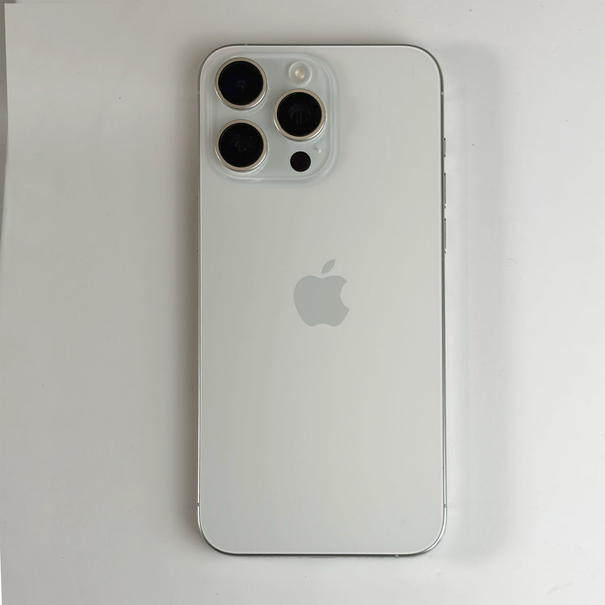 iPhone 15 Pro Max 256GB White Titanium A Grade 86% Battery - T8701