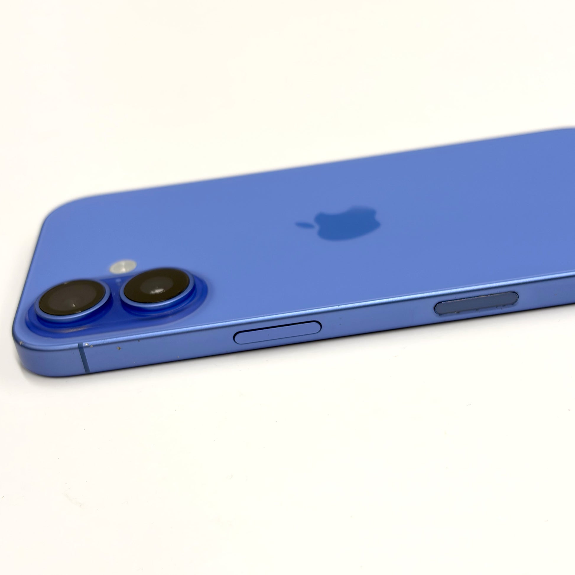 iPhone 16 128GB Ultramarine B Grade 82% Battery T8732