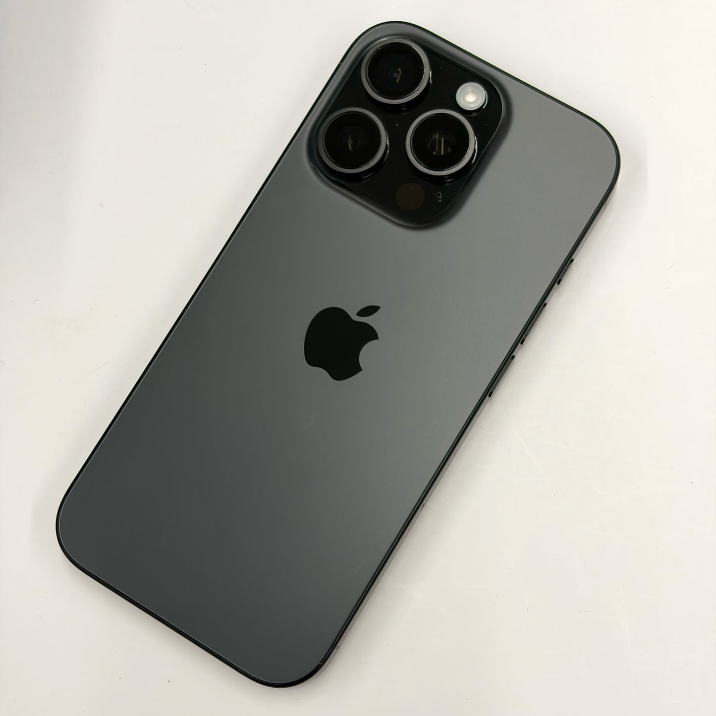 iPhone 16 Pro 128GB Black Titanium A Grade 100% Battery T8644