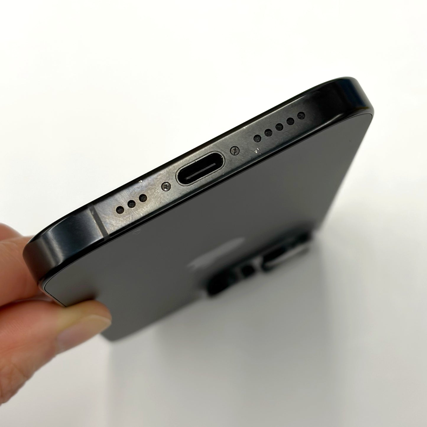 iPhone 16 Pro 128GB Black Titanium A Grade 95% Battery T8654