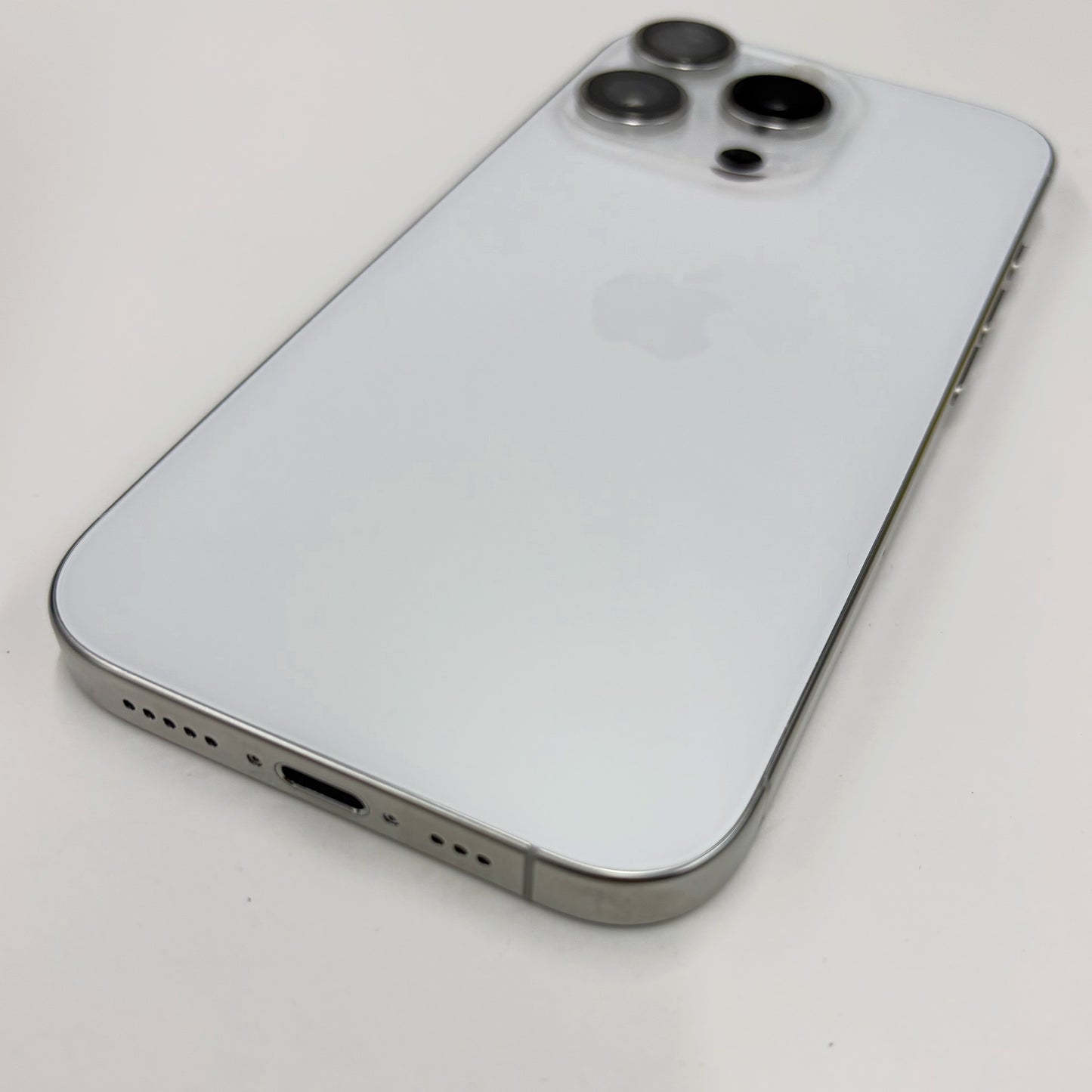 iPhone 16 Pro 256GB White Titanium A Grade 92% Battery T8652