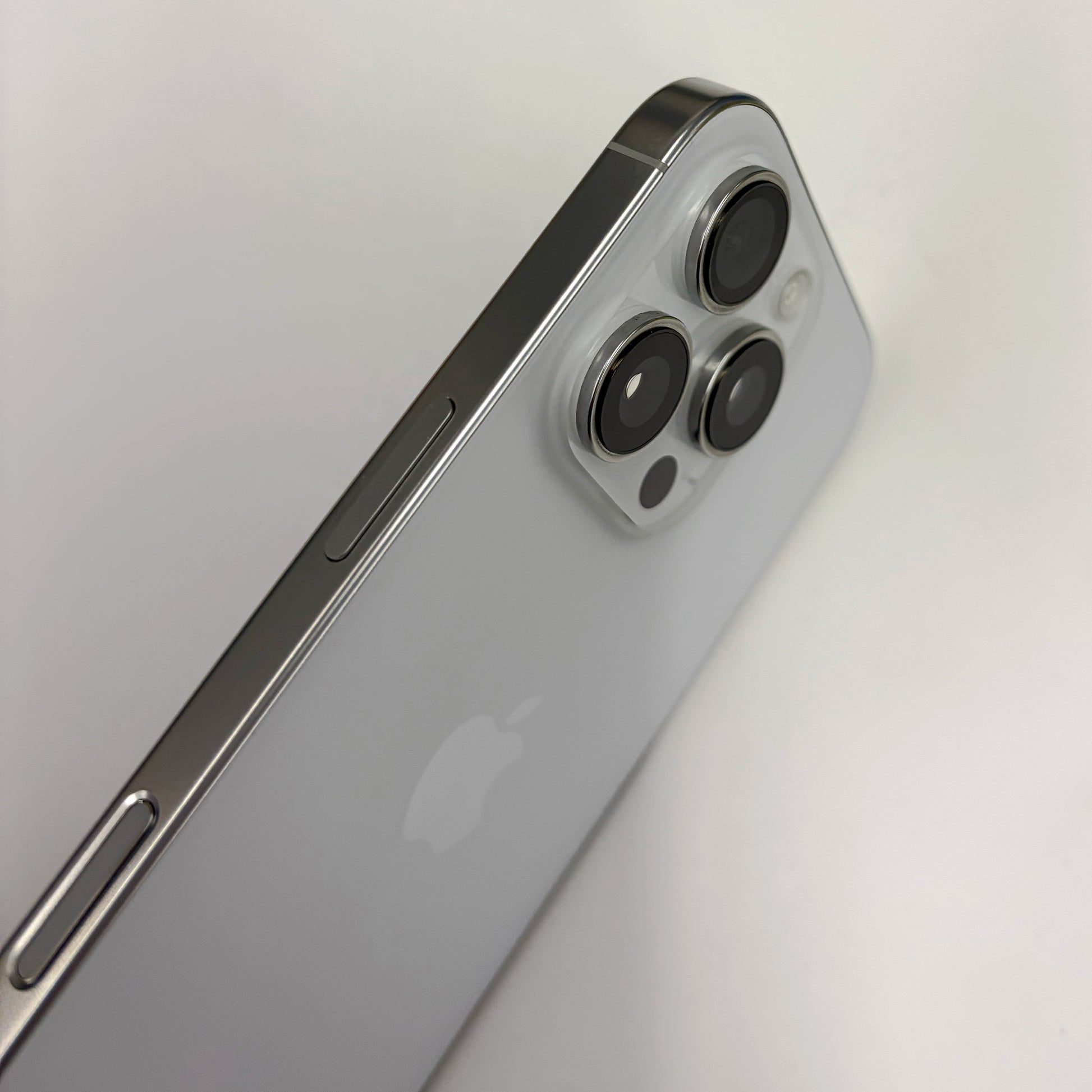 iPhone 16 Pro 256GB White Titanium A Grade 92% Battery T8652